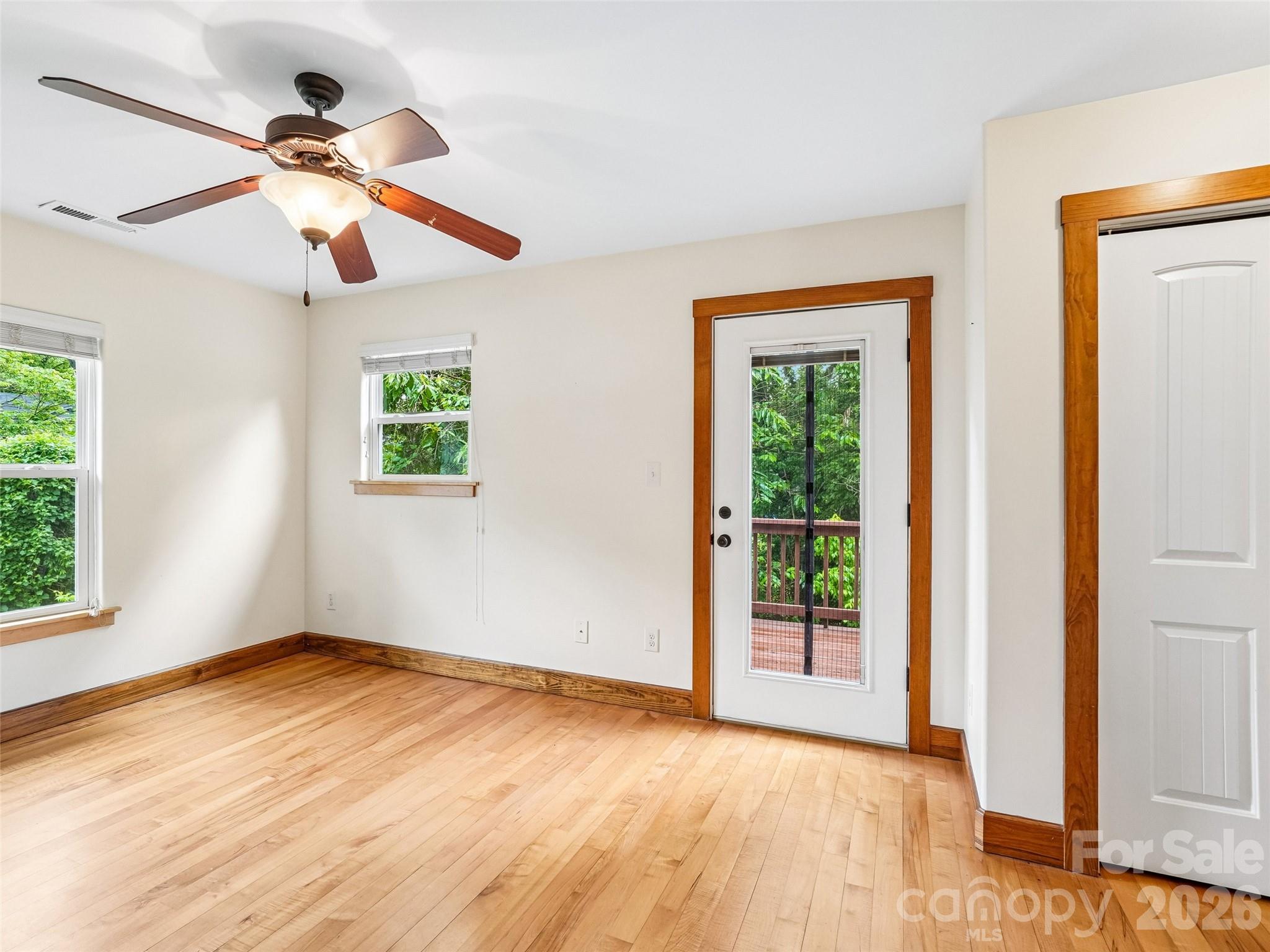 3 Delaware Avenue — Asheville