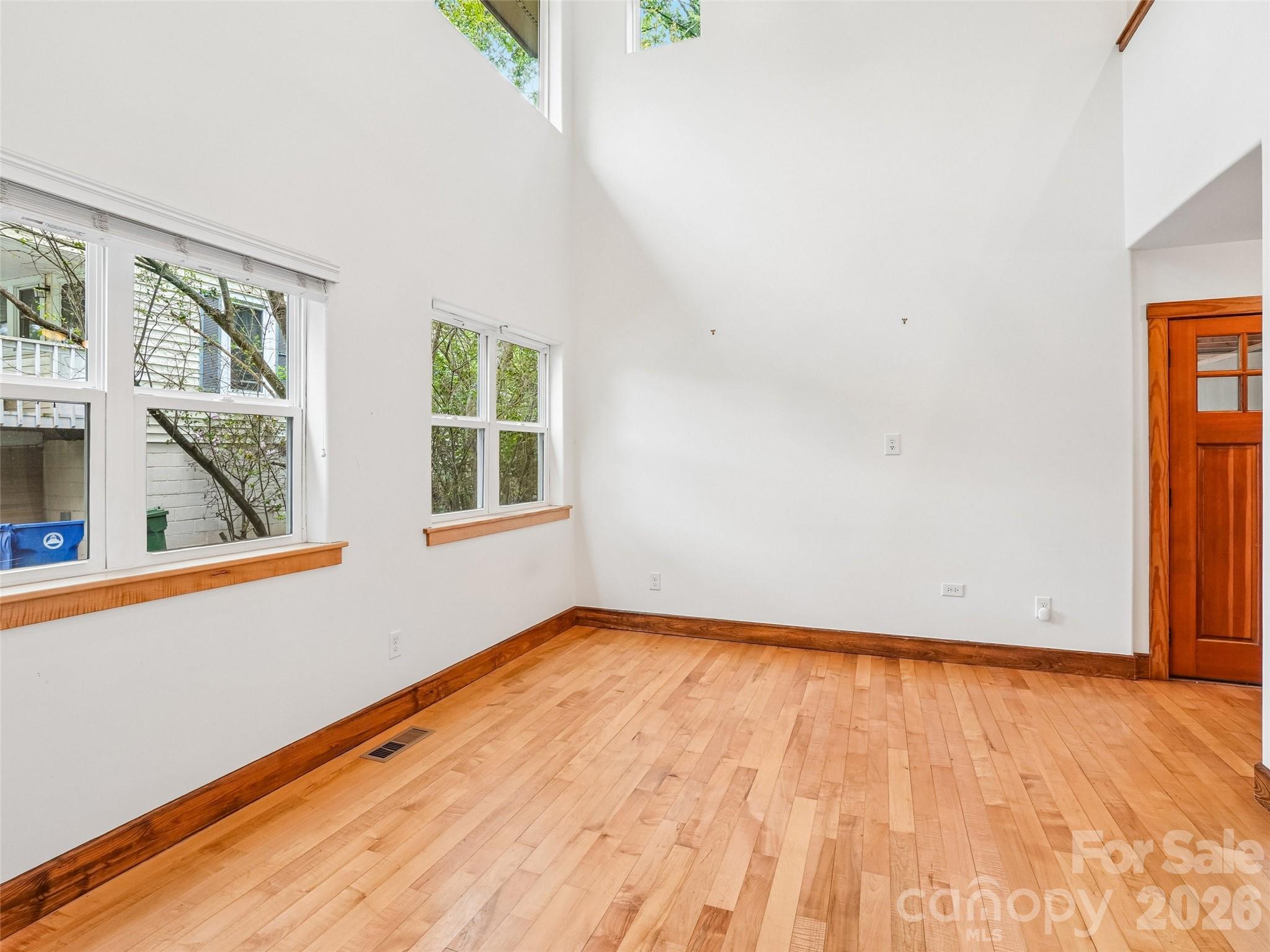 3 Delaware Avenue — Asheville