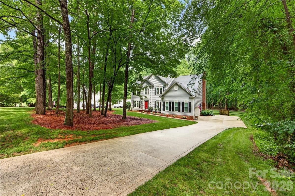 8416 Quarters Lane — Mint Hill