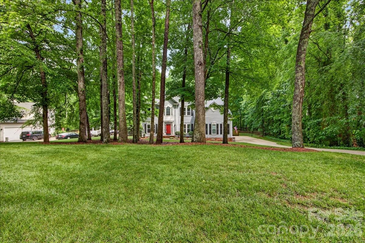 8416 Quarters Lane — Mint Hill