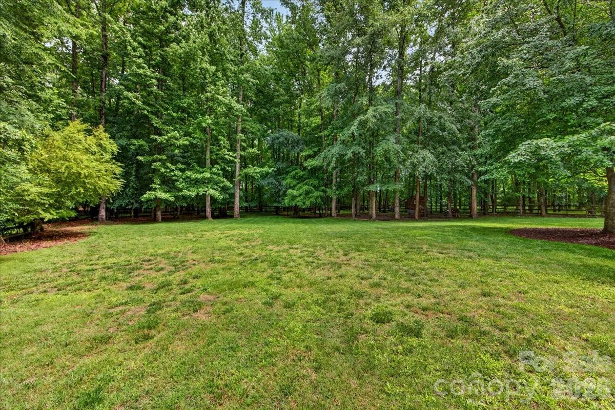8416 Quarters Lane — Mint Hill