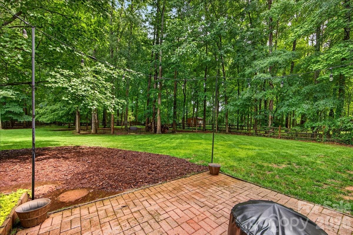8416 Quarters Lane — Mint Hill