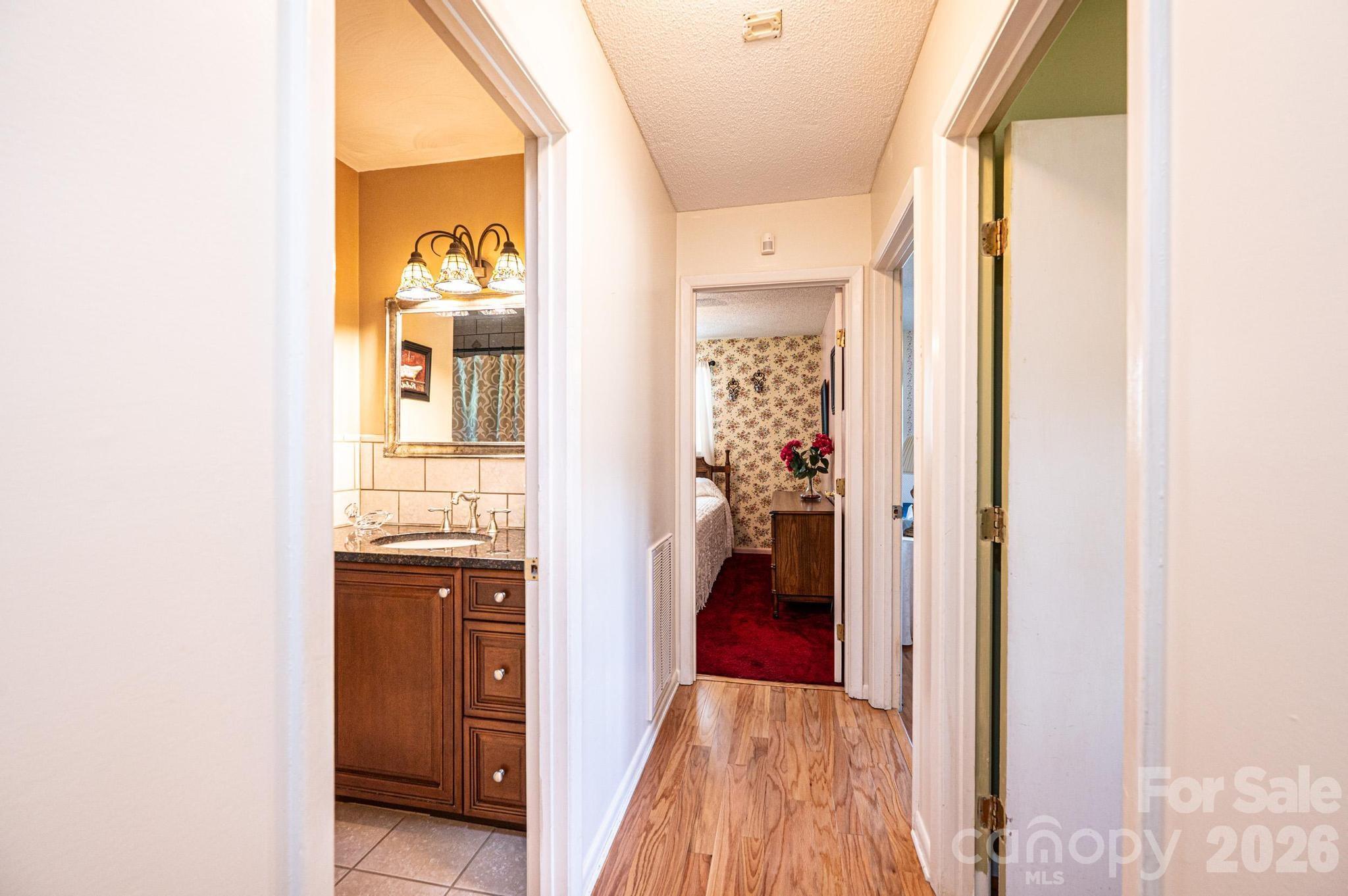 315 Shannonbrook Drive — Newton
