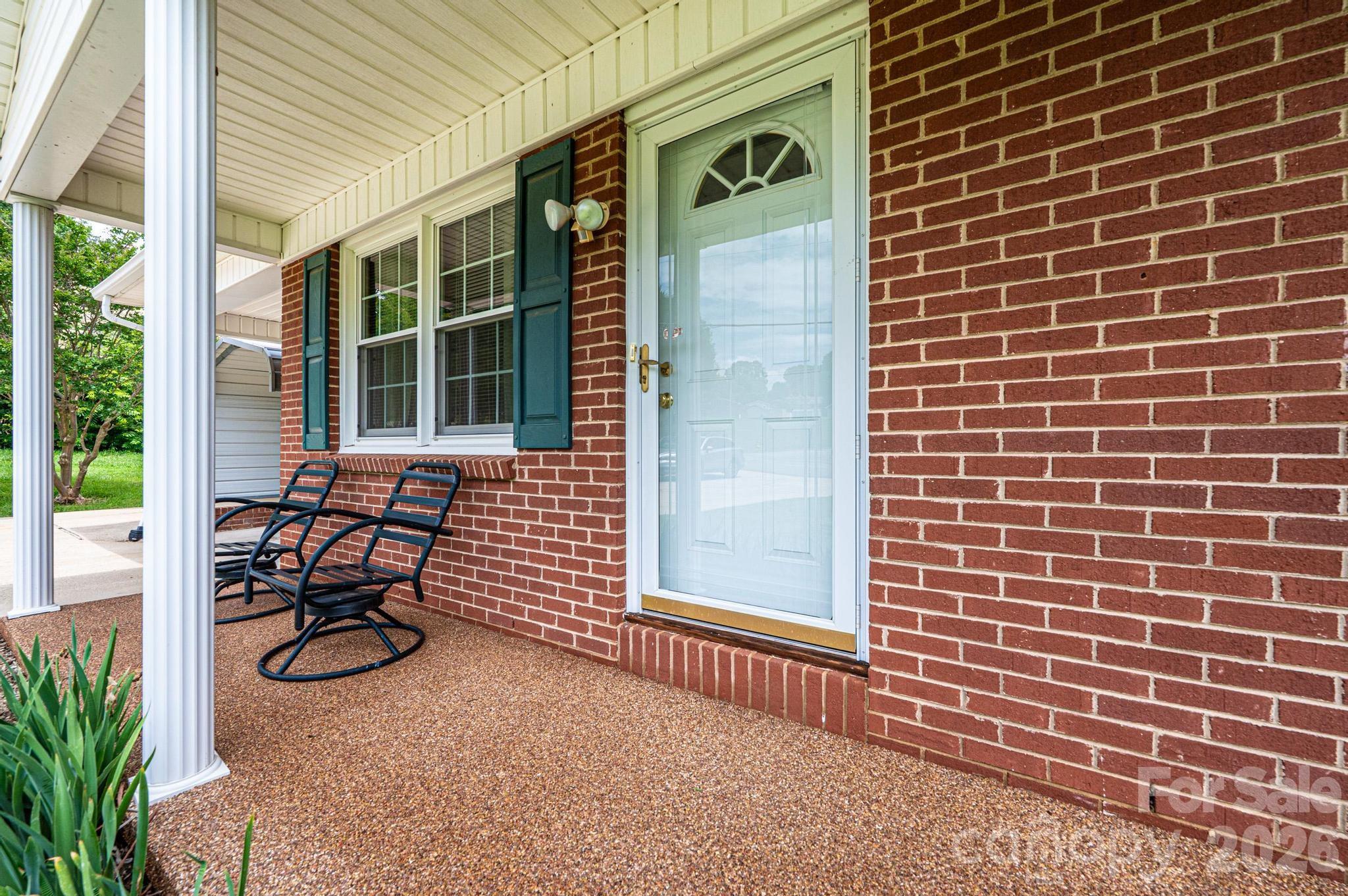 315 Shannonbrook Drive — Newton