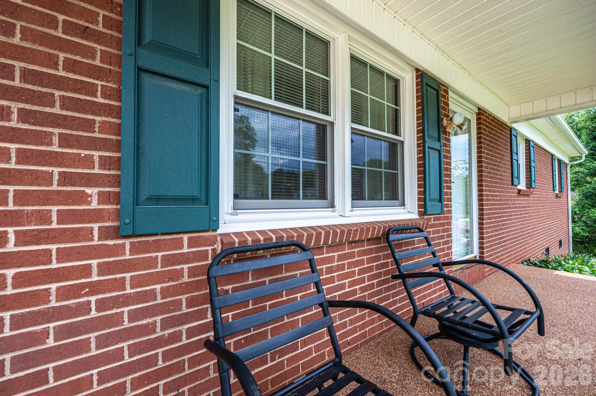 315 Shannonbrook Drive — Newton