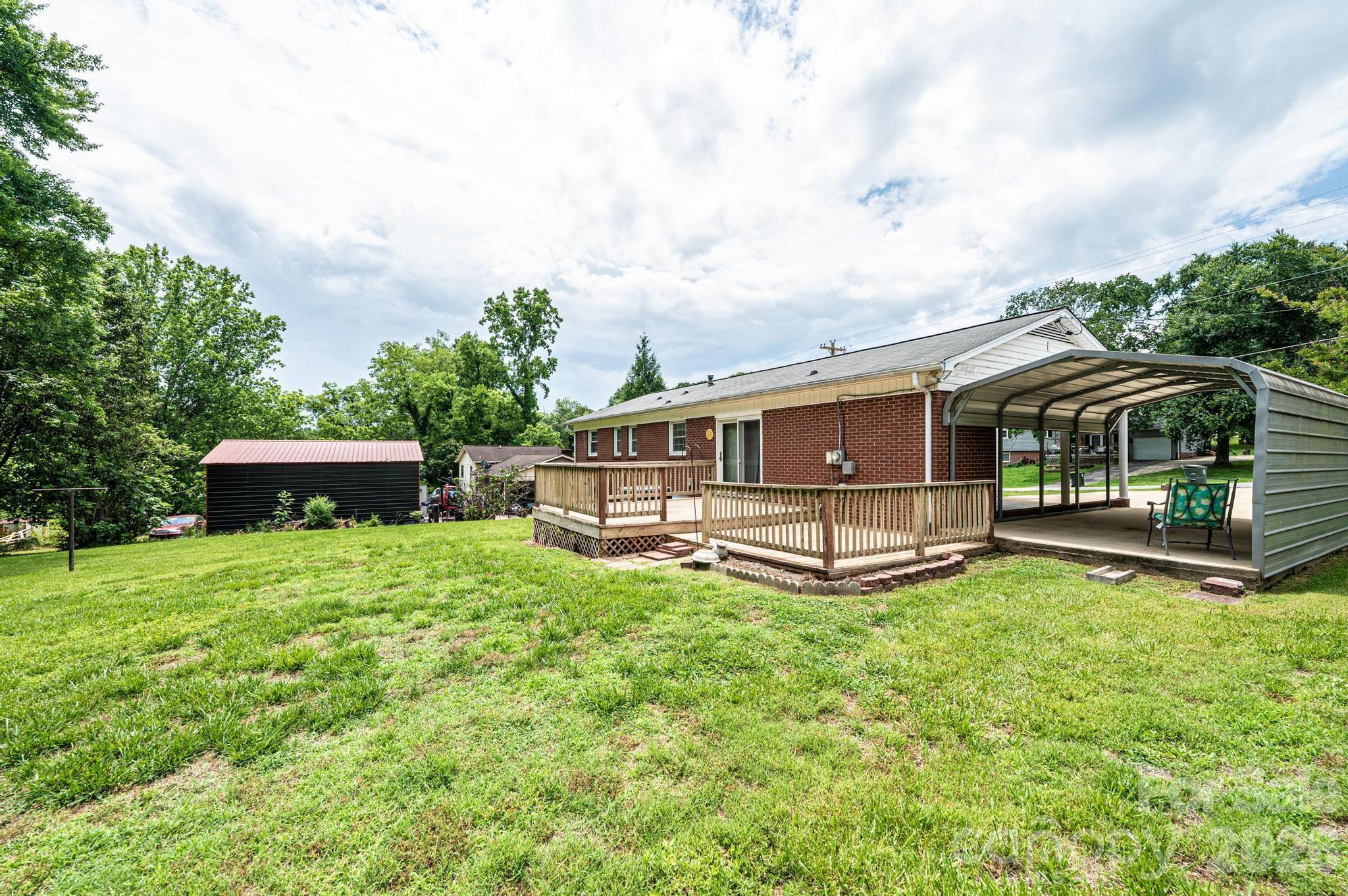 315 Shannonbrook Drive — Newton