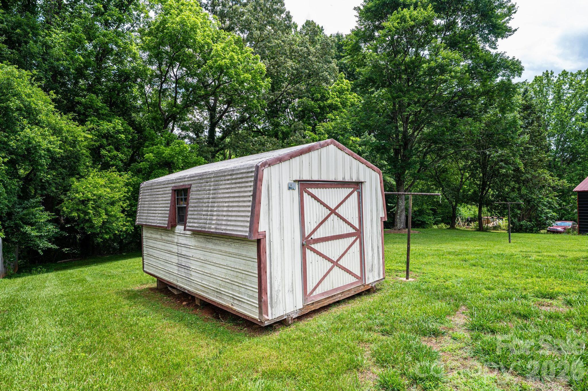 315 Shannonbrook Drive — Newton