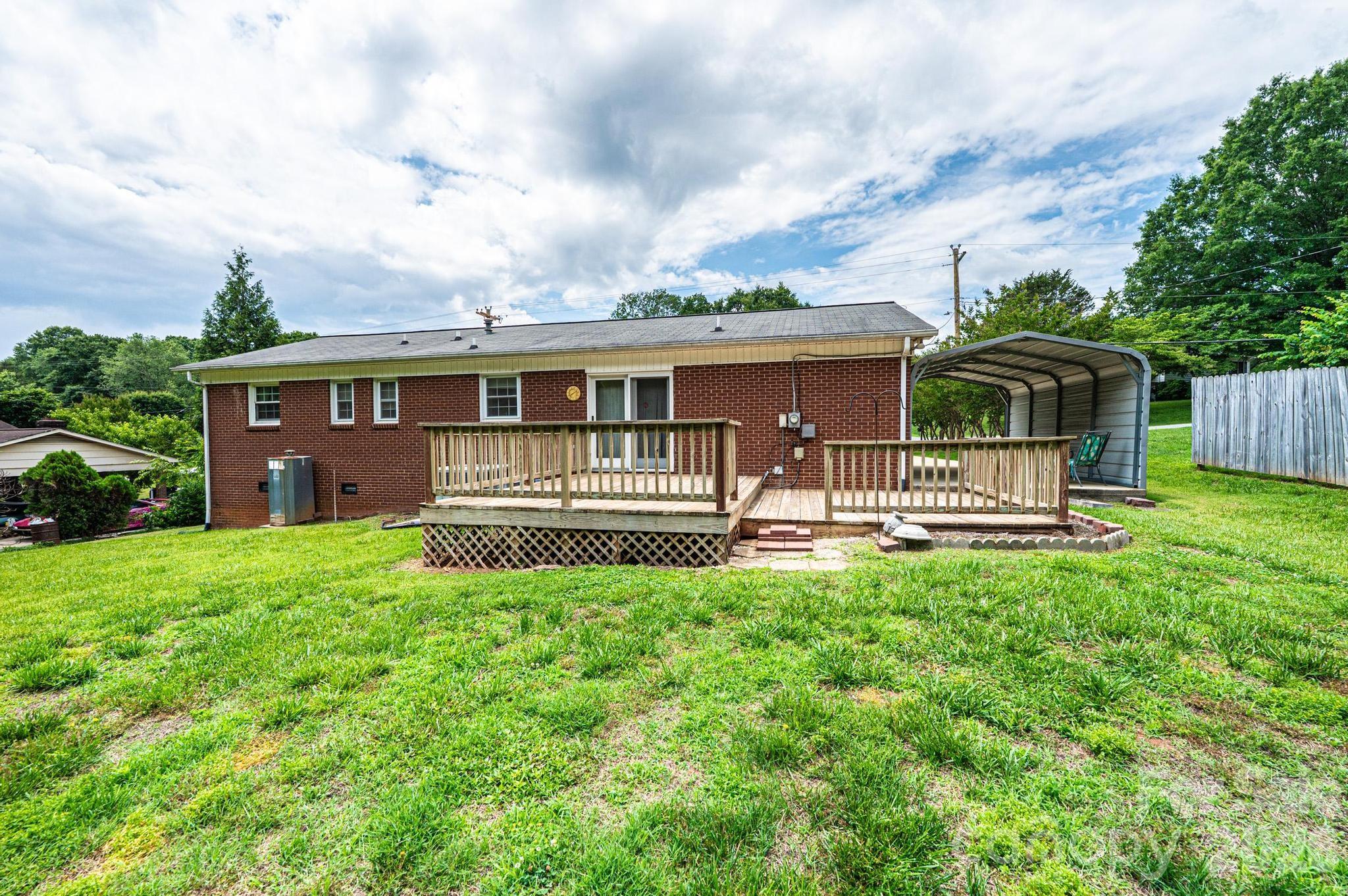 315 Shannonbrook Drive — Newton