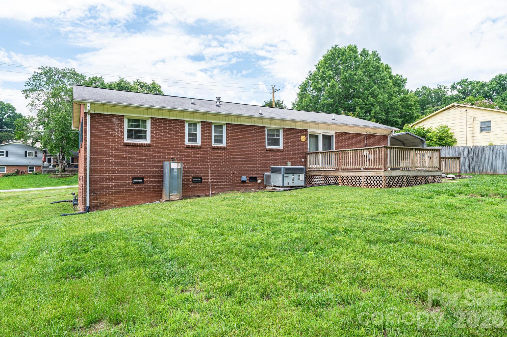 315 Shannonbrook Drive — Newton