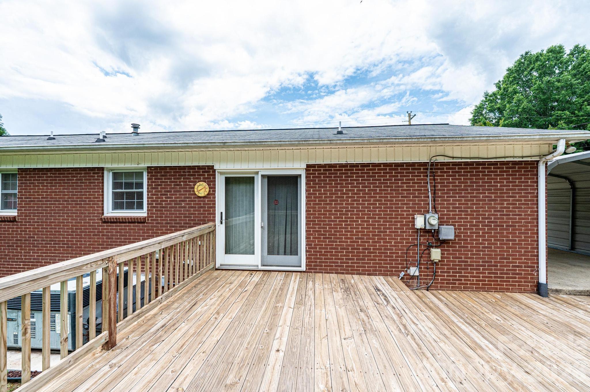 315 Shannonbrook Drive — Newton