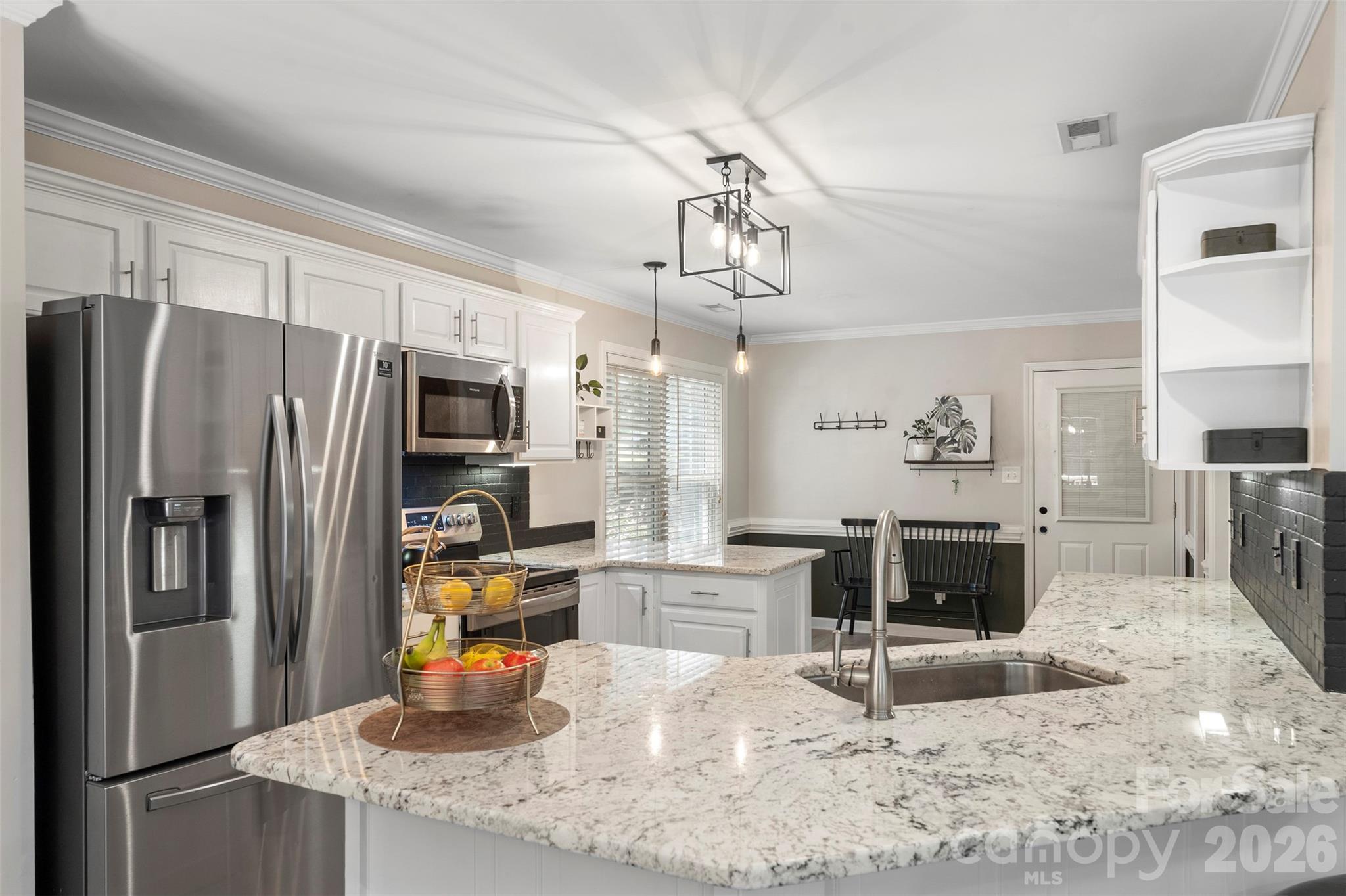 312 Tradewinds Lane — York