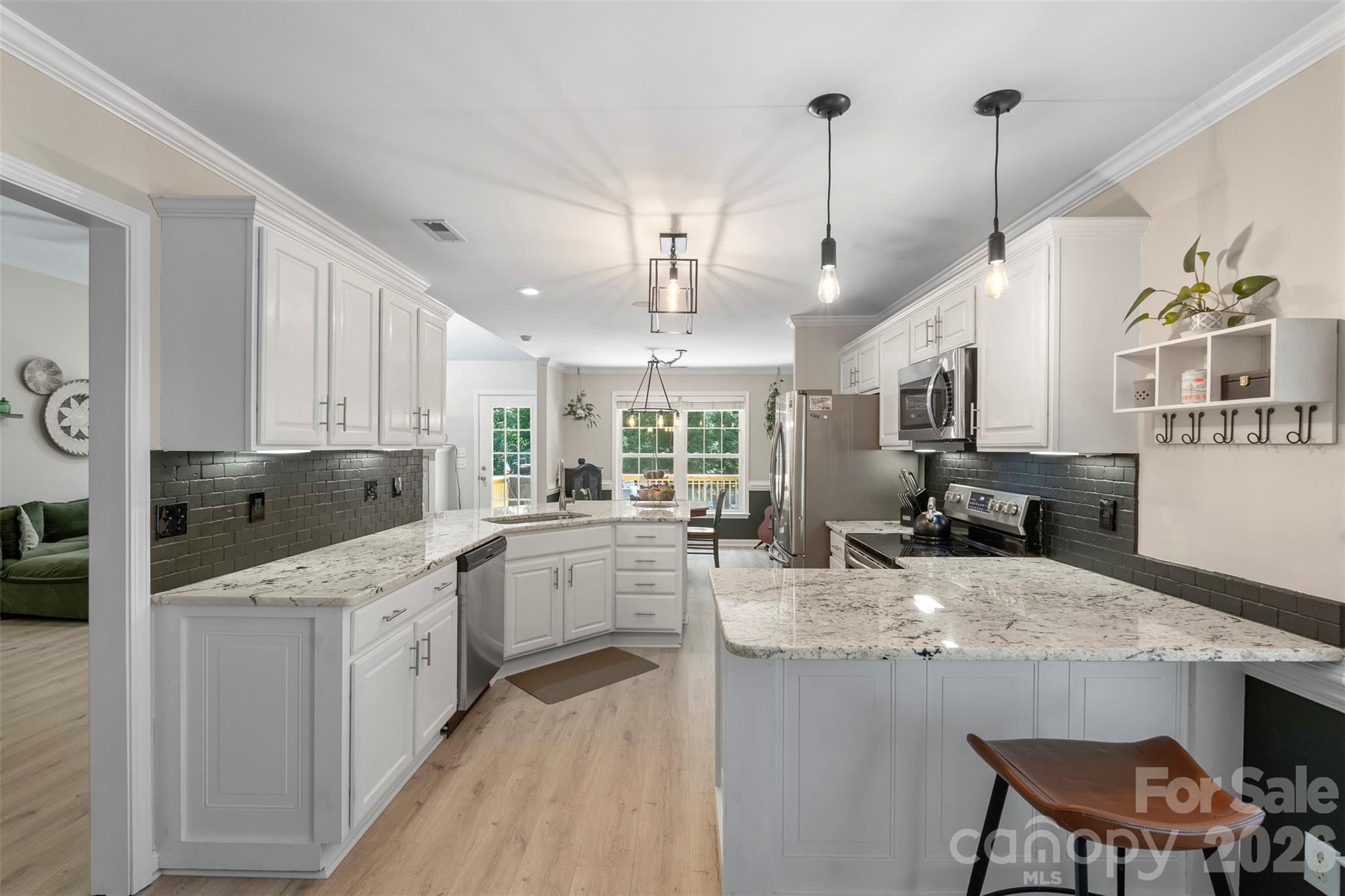 312 Tradewinds Lane — York