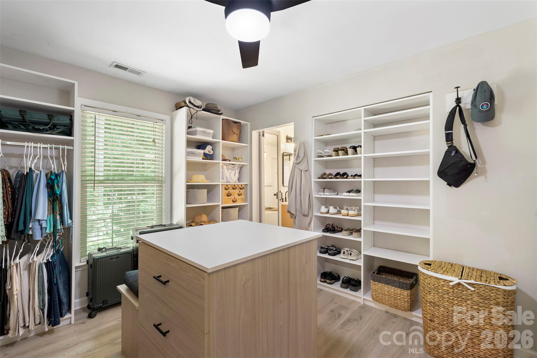 312 Tradewinds Lane — York