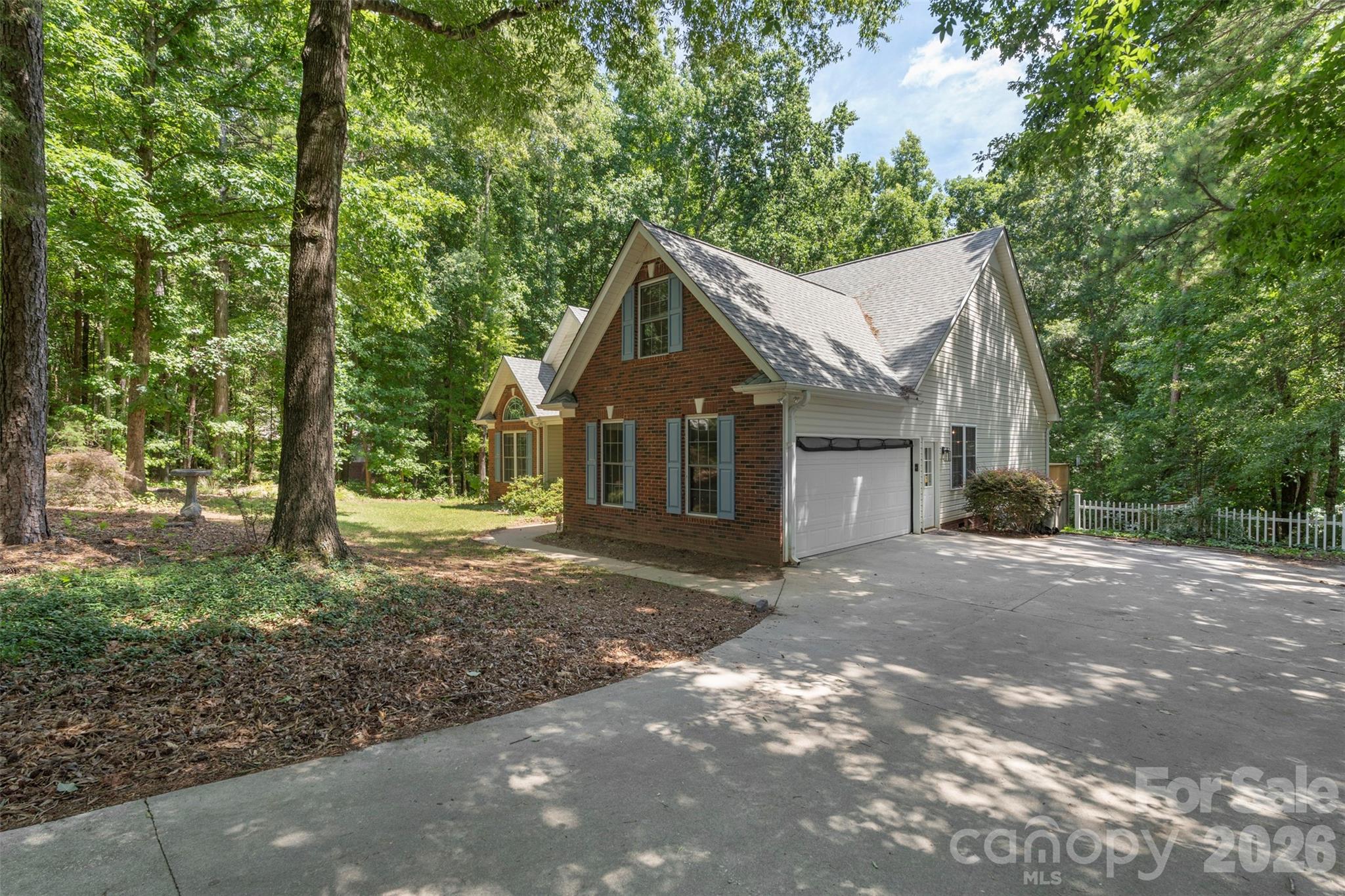 312 Tradewinds Lane — York