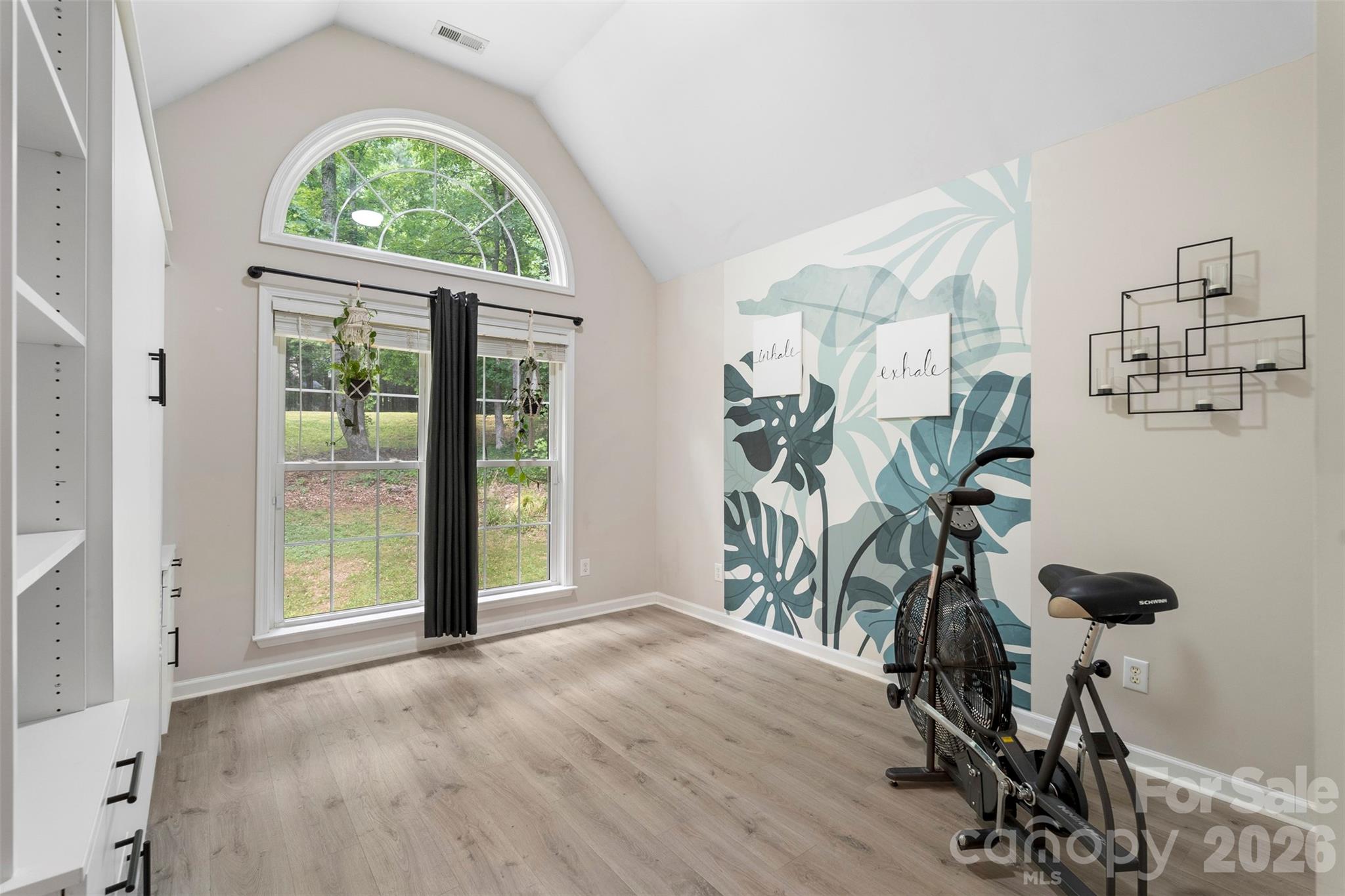 312 Tradewinds Lane — York