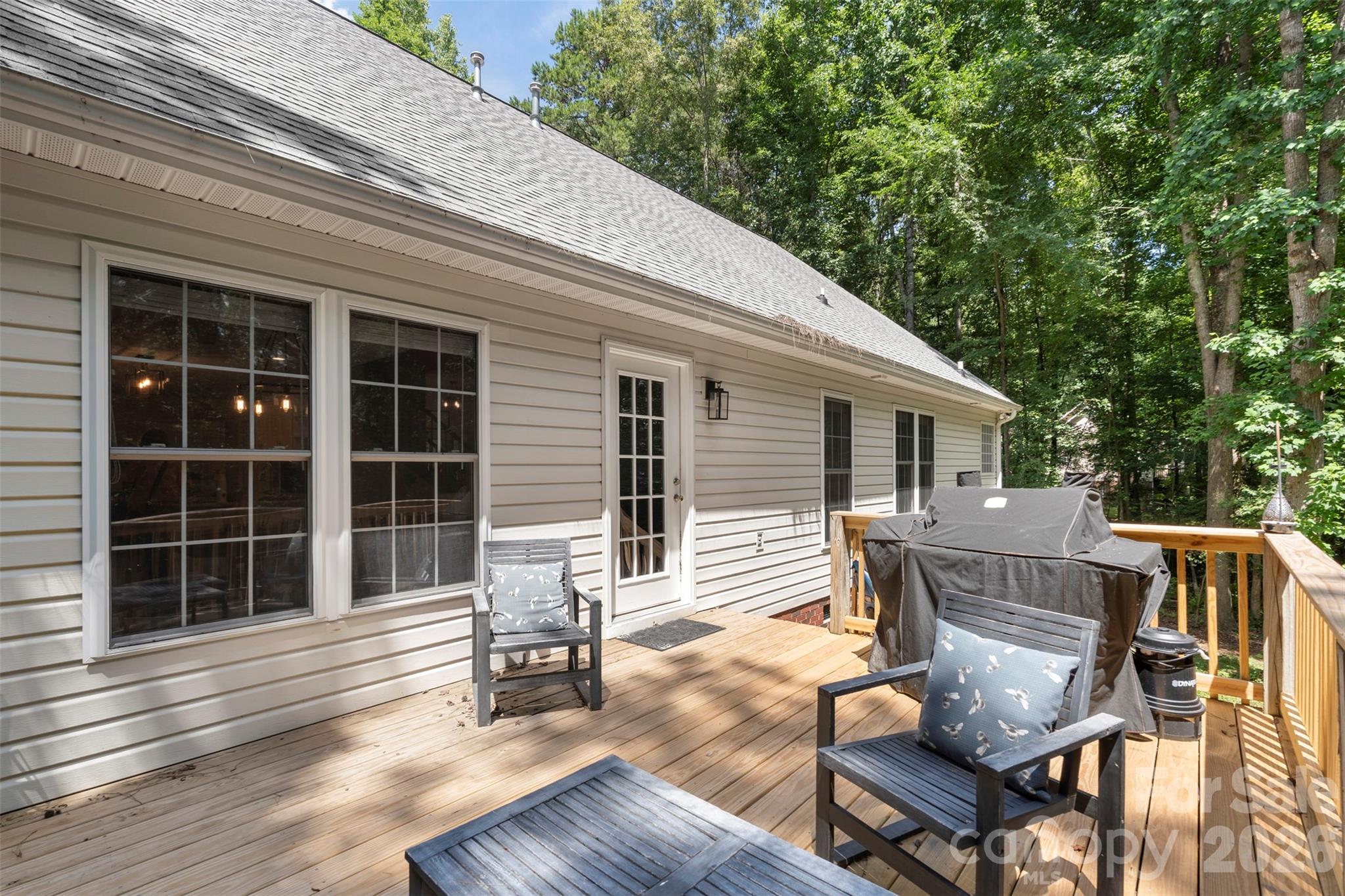 312 Tradewinds Lane — York