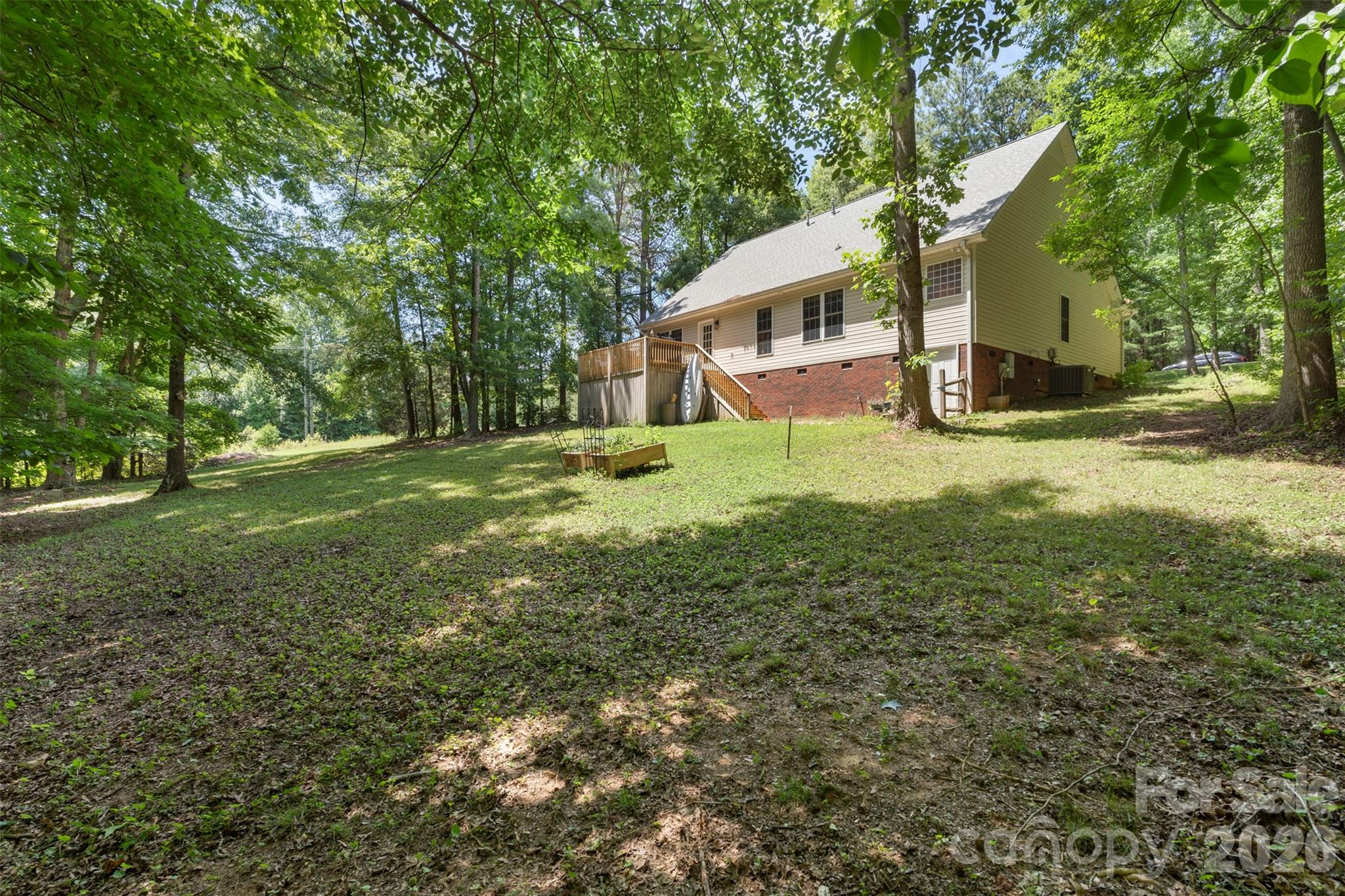 312 Tradewinds Lane — York