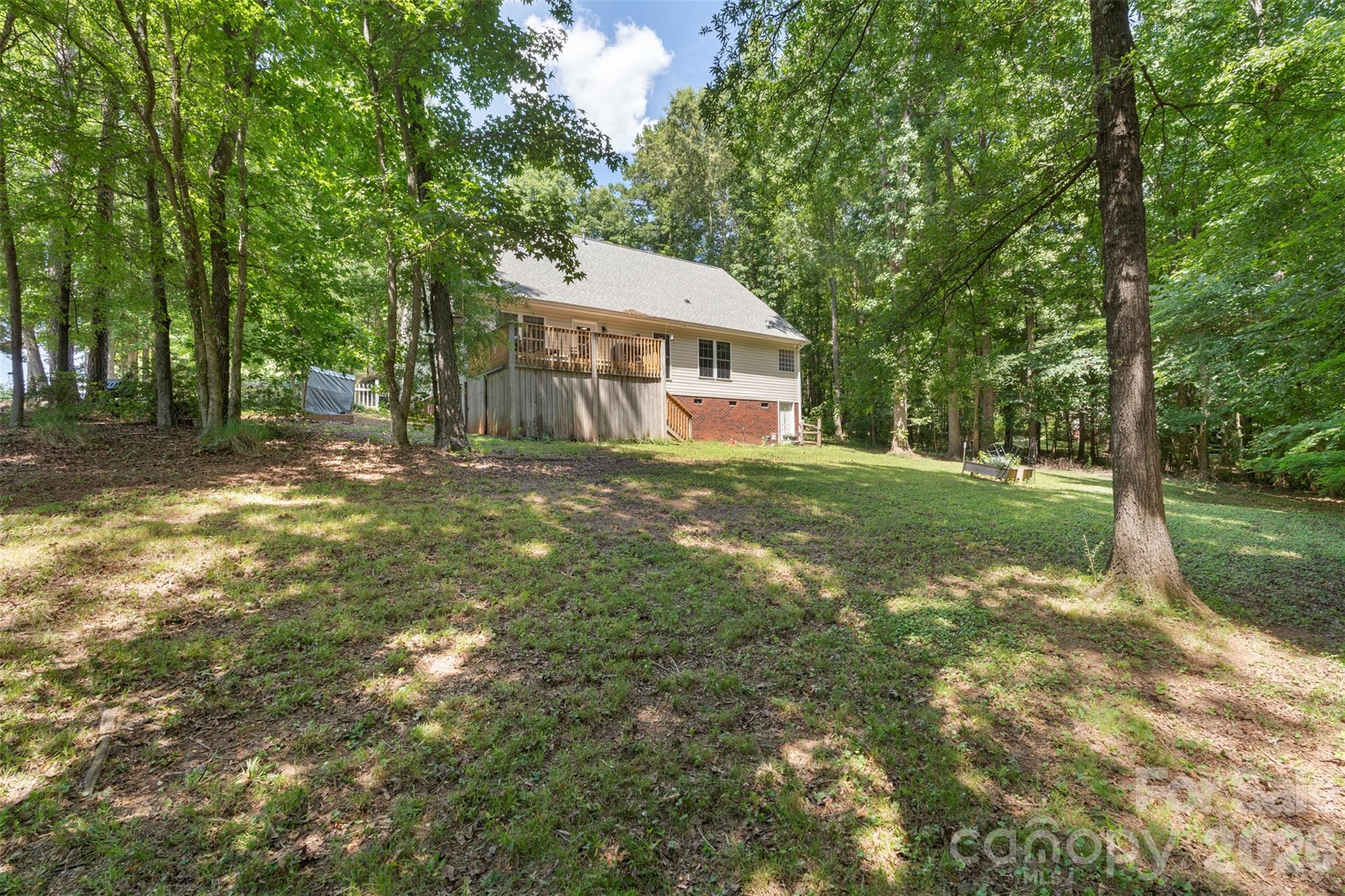 312 Tradewinds Lane — York