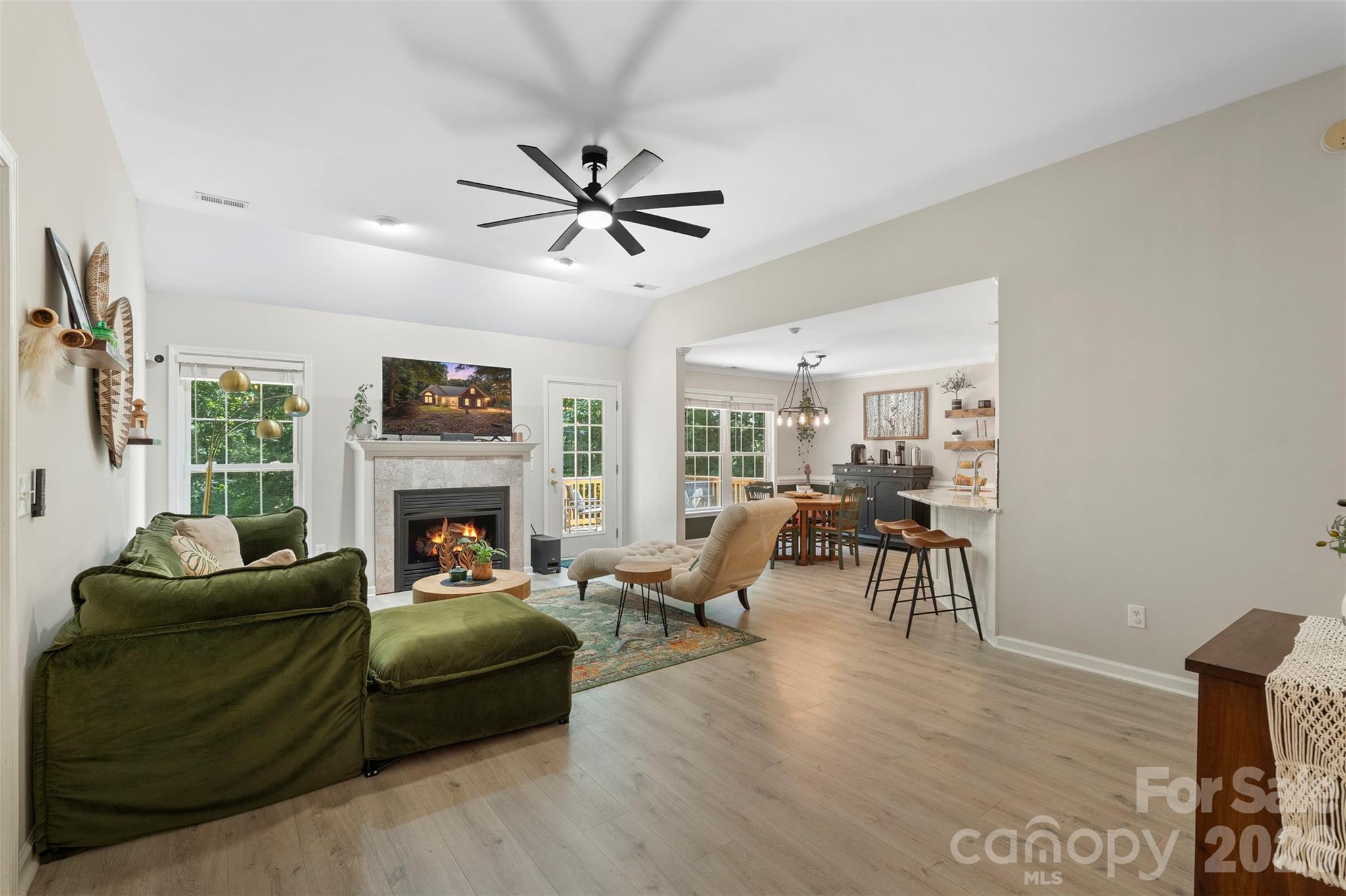 312 Tradewinds Lane — York