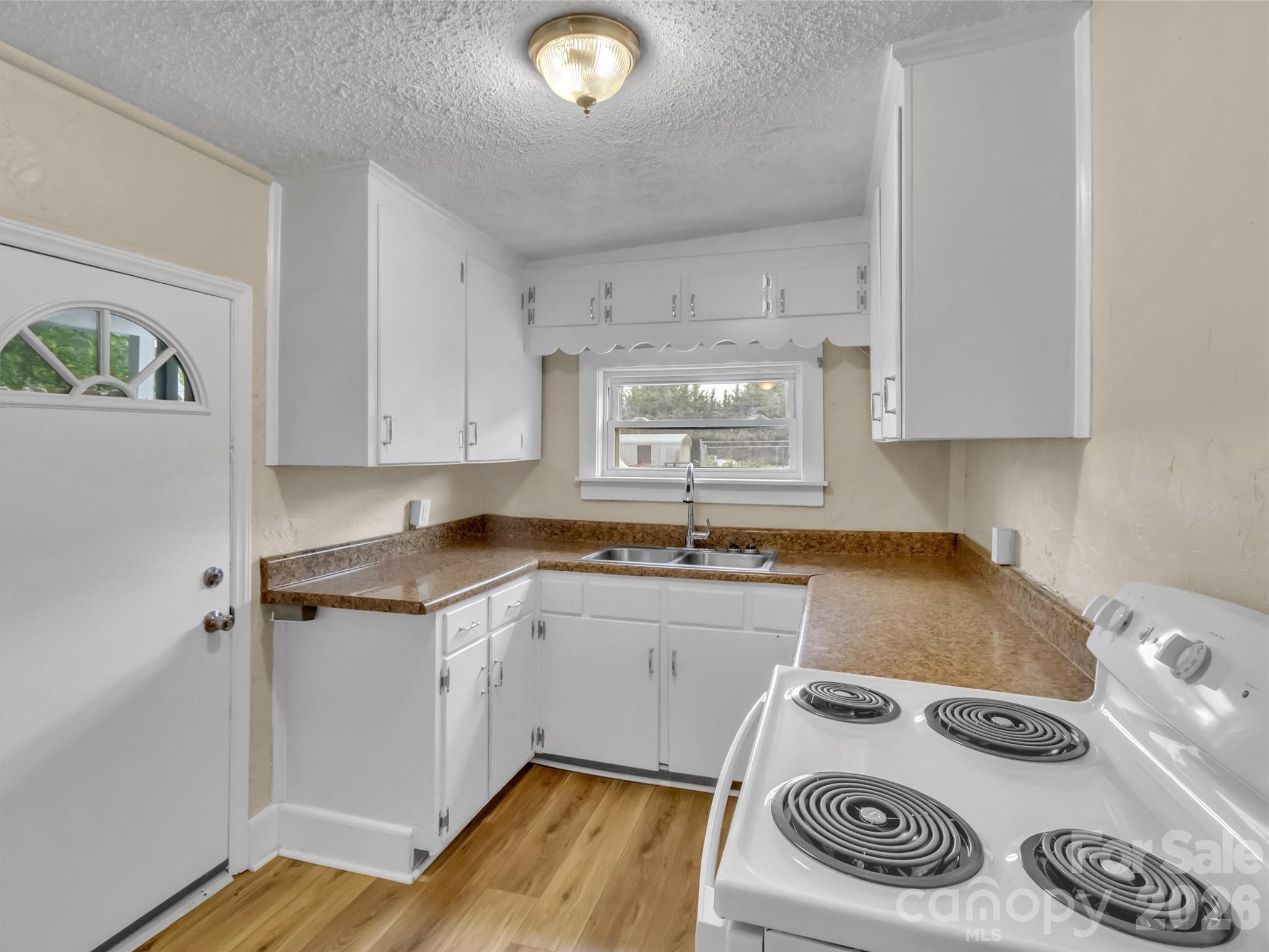492 Riverbend Street — Waynesville