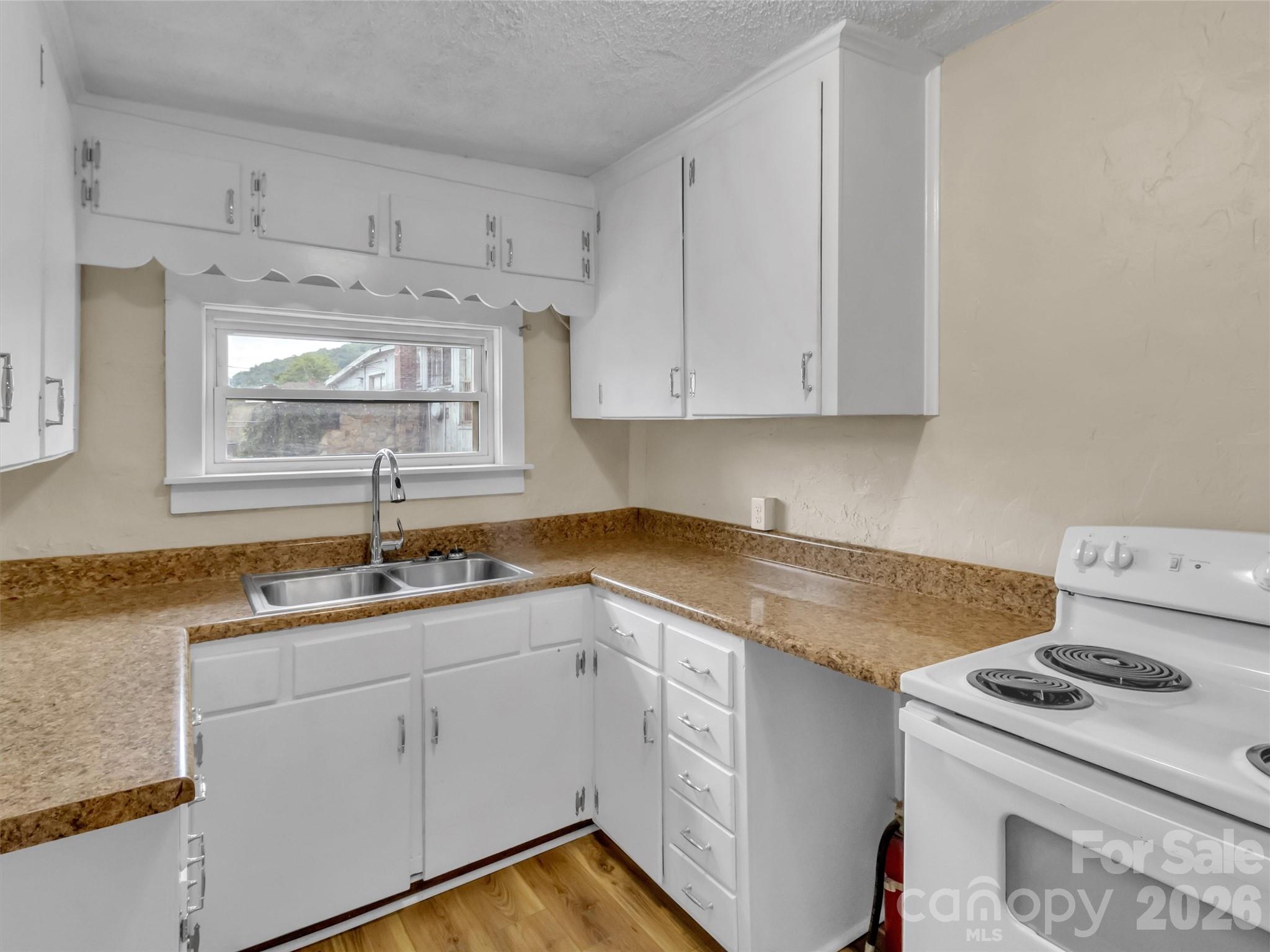 492 Riverbend Street — Waynesville