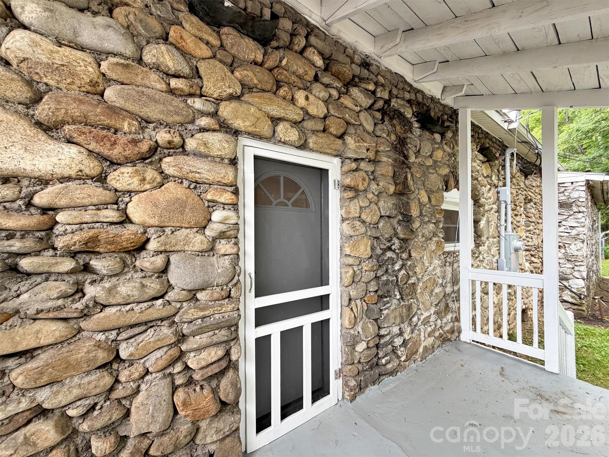 492 Riverbend Street — Waynesville