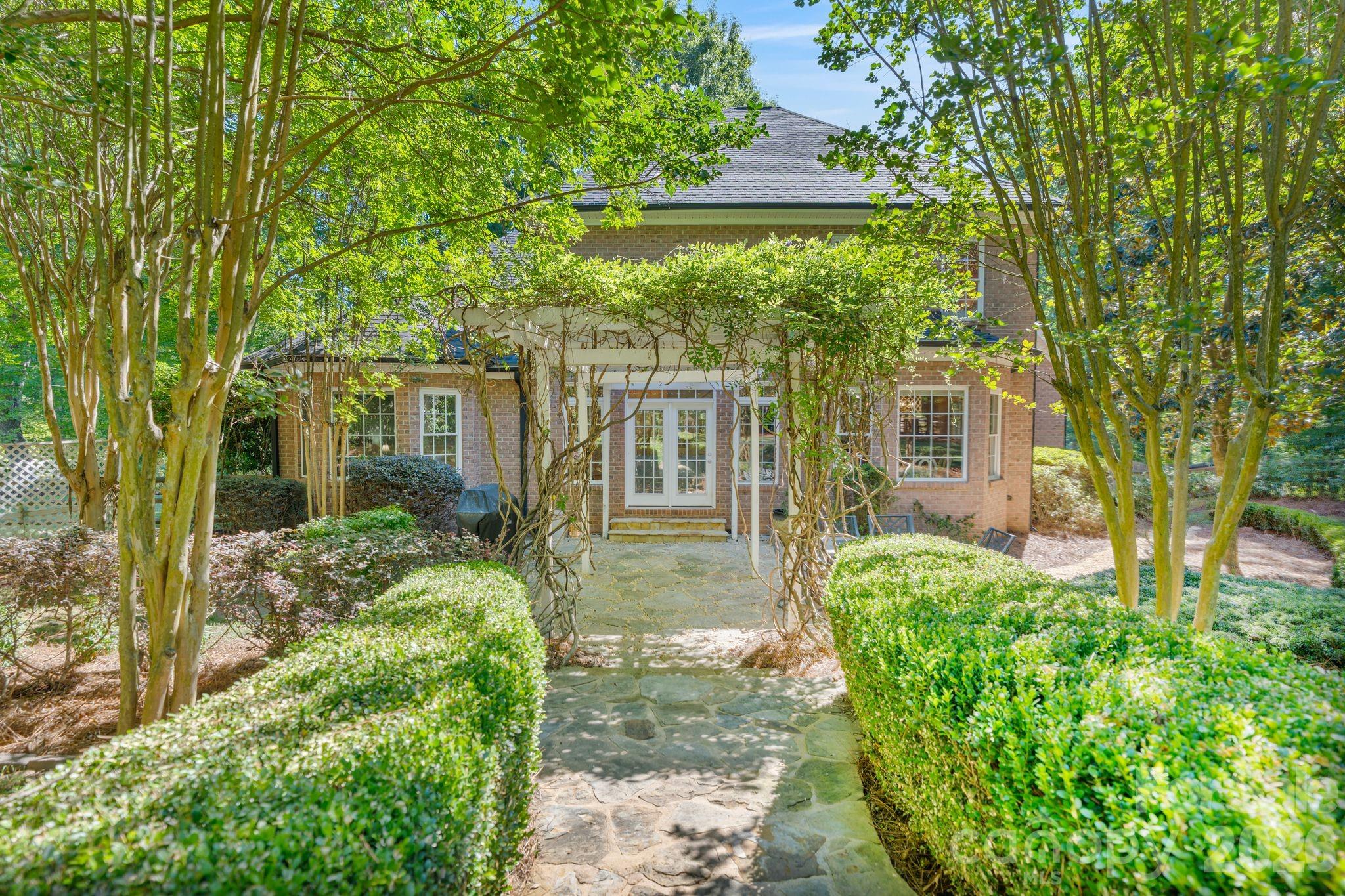 108 Broadview Circle — Mooresville