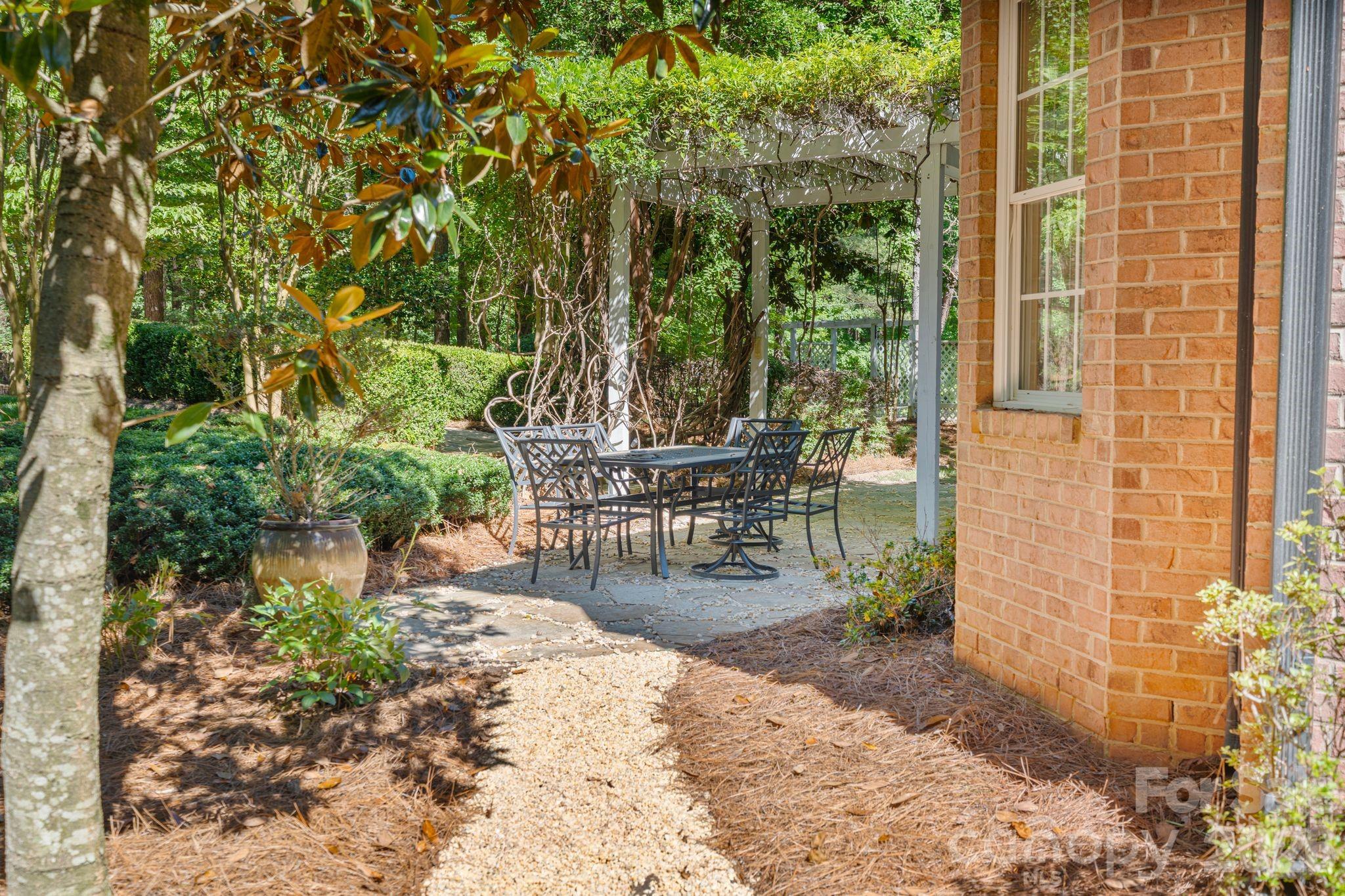 108 Broadview Circle — Mooresville