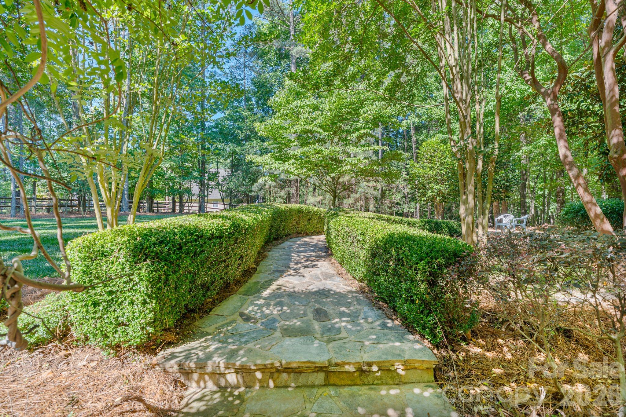 108 Broadview Circle — Mooresville