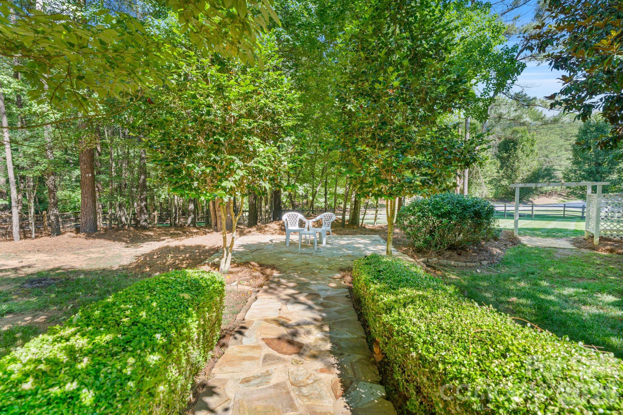 108 Broadview Circle — Mooresville