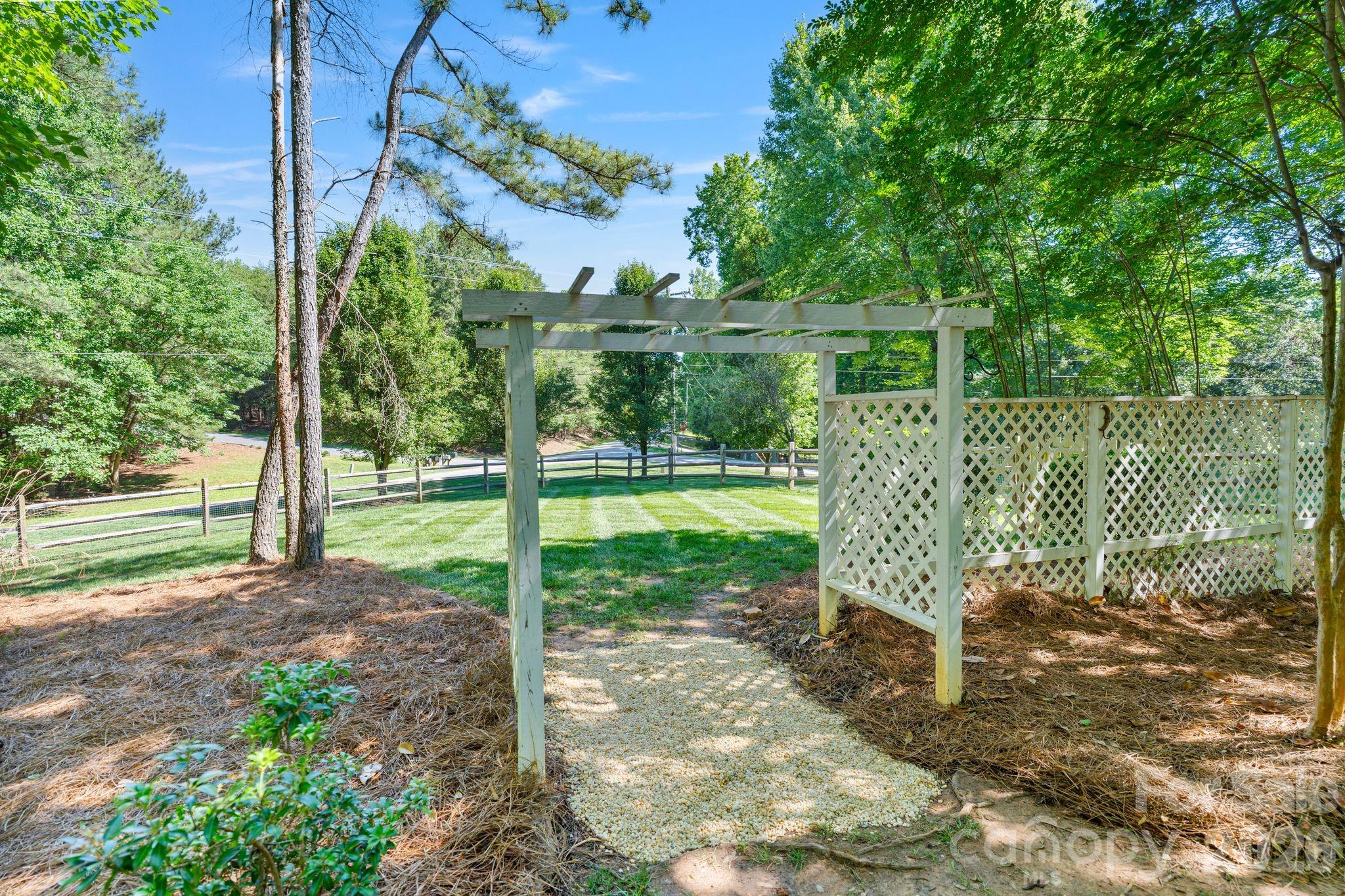 108 Broadview Circle — Mooresville