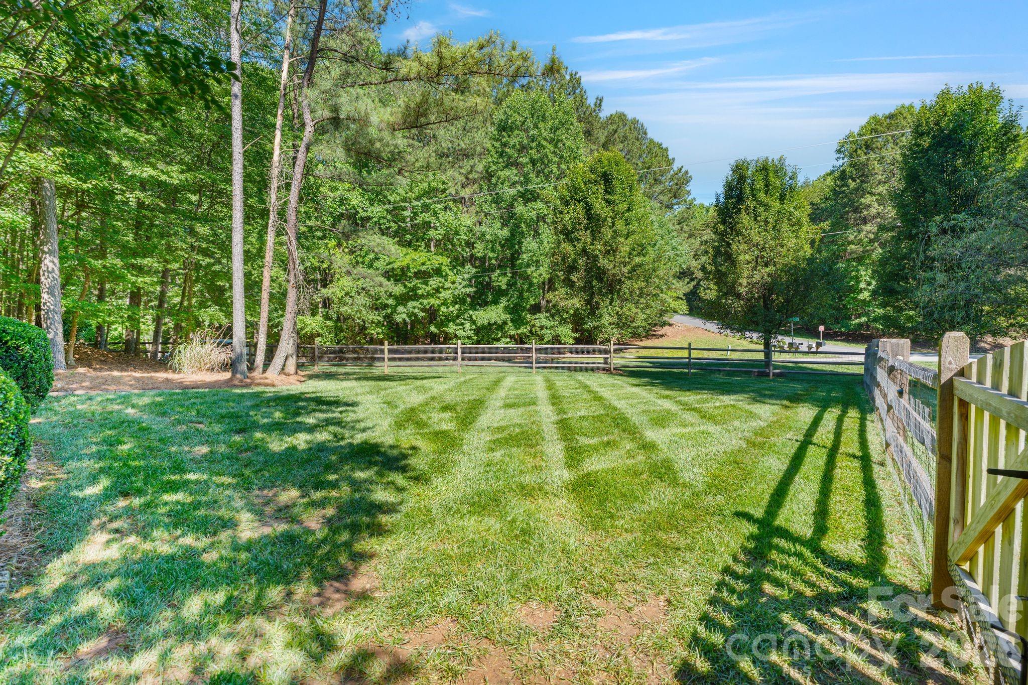 108 Broadview Circle — Mooresville