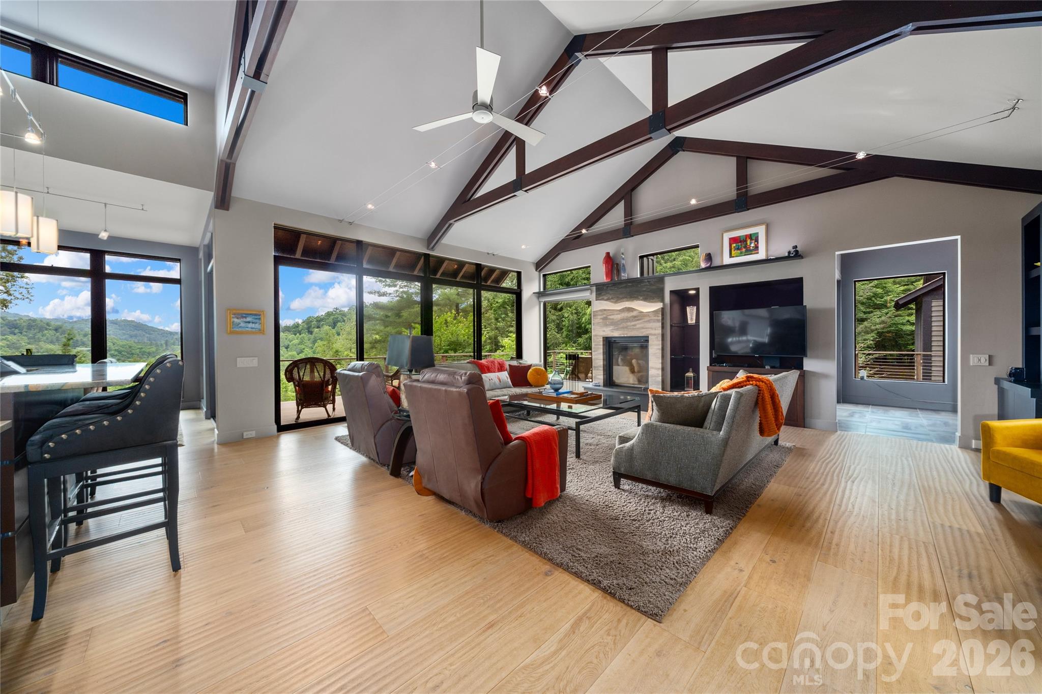 257 Bear Landing Drive — Hendersonville