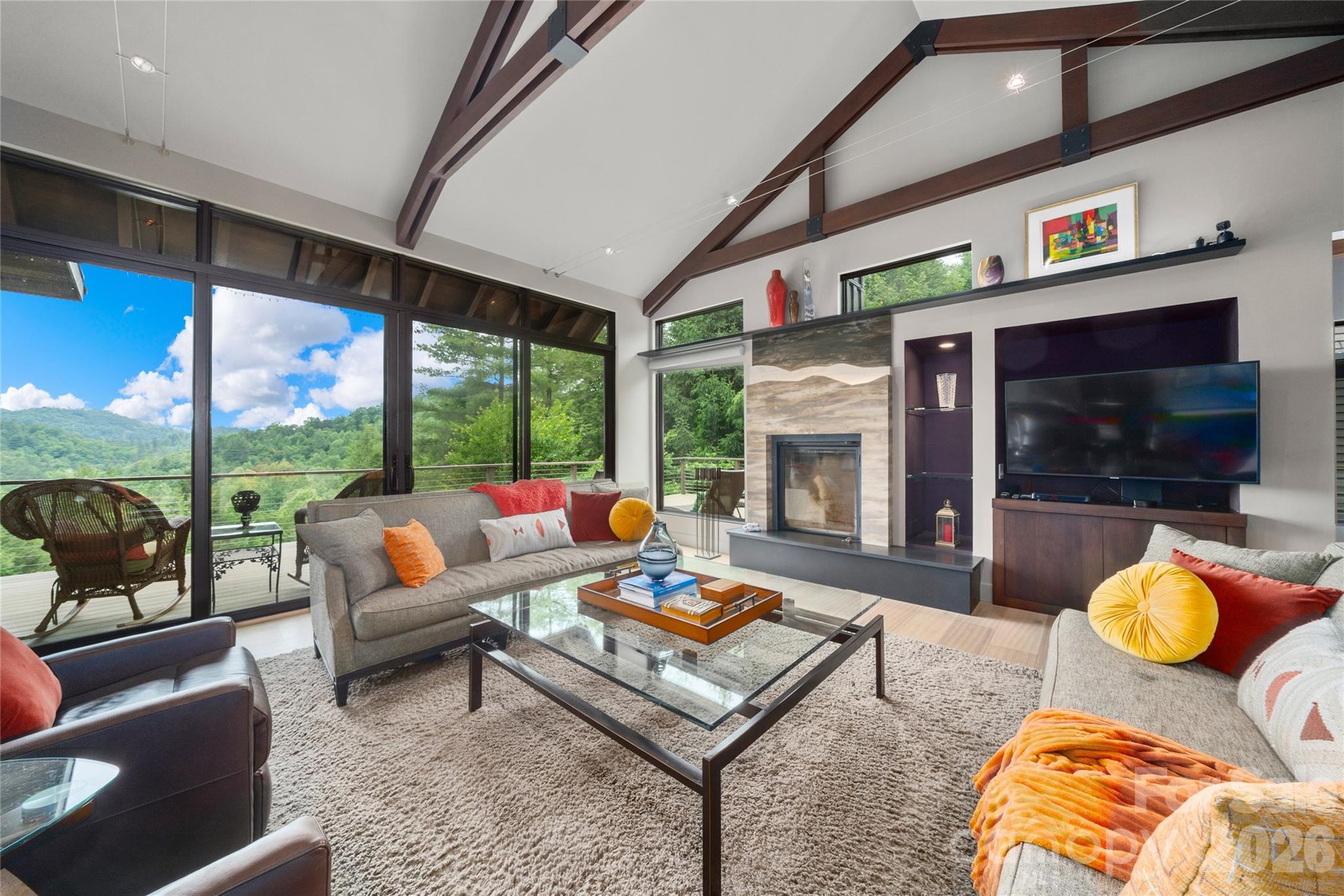 257 Bear Landing Drive — Hendersonville