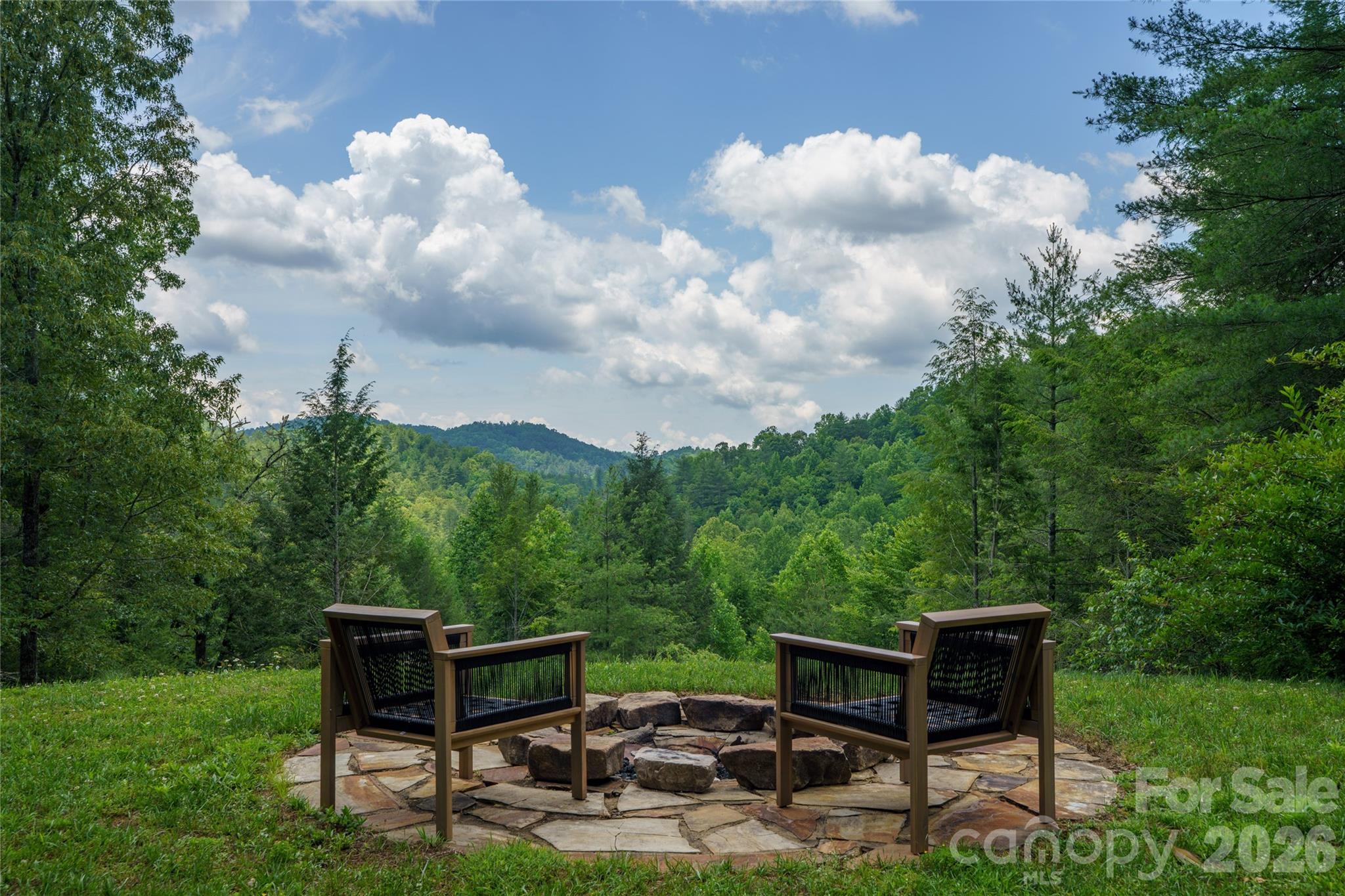 257 Bear Landing Drive — Hendersonville
