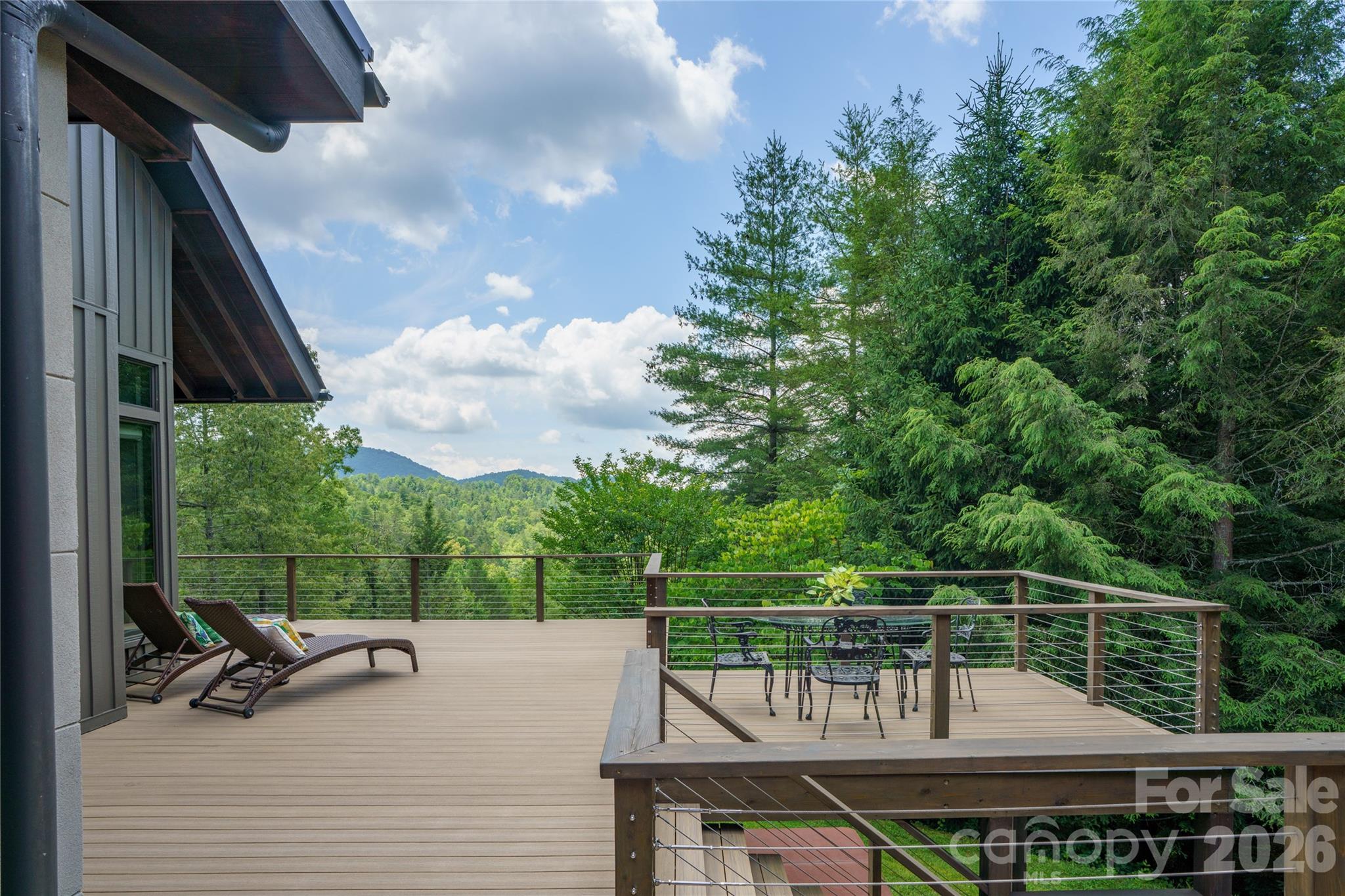 257 Bear Landing Drive — Hendersonville