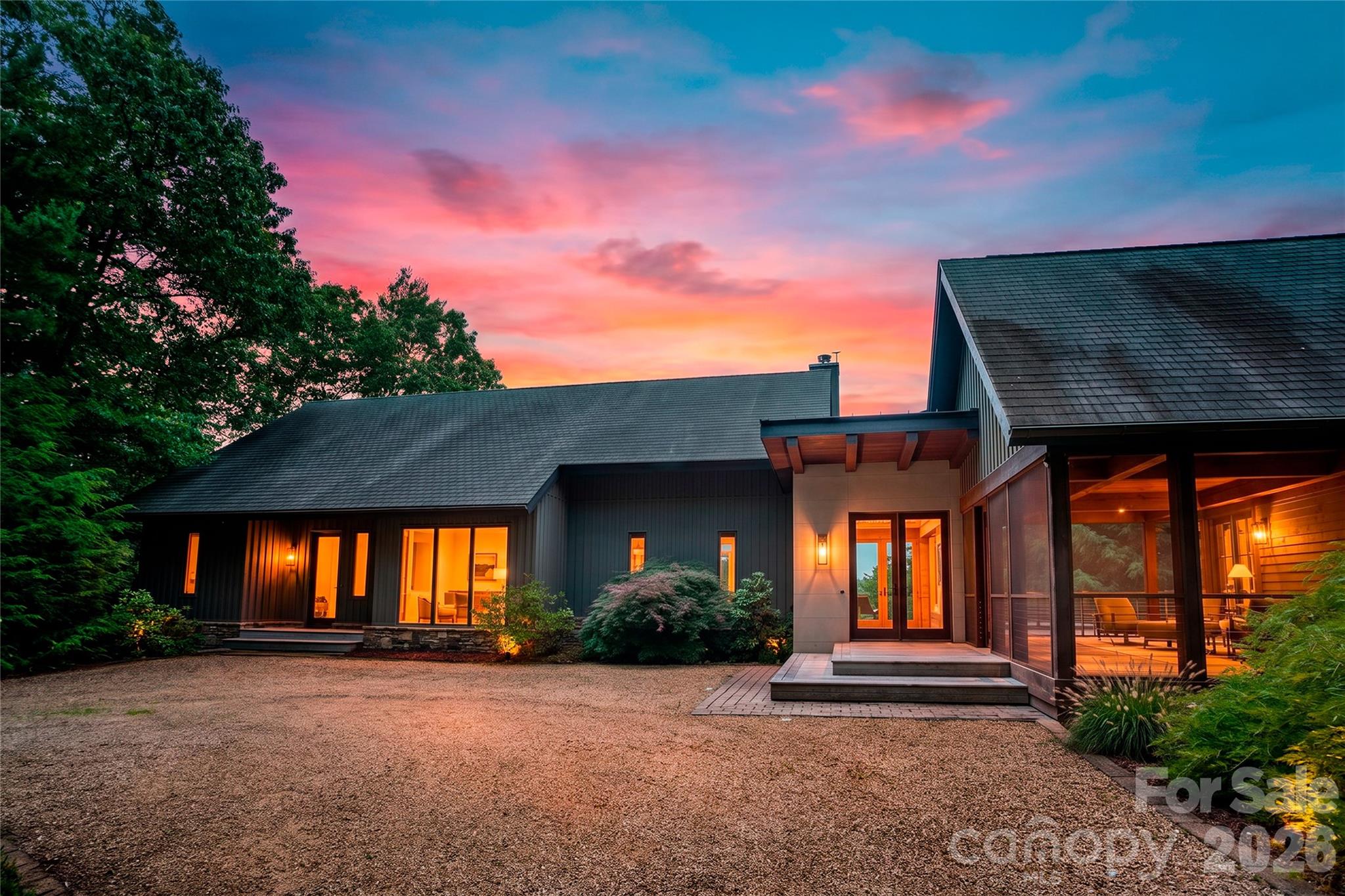 257 Bear Landing Drive — Hendersonville