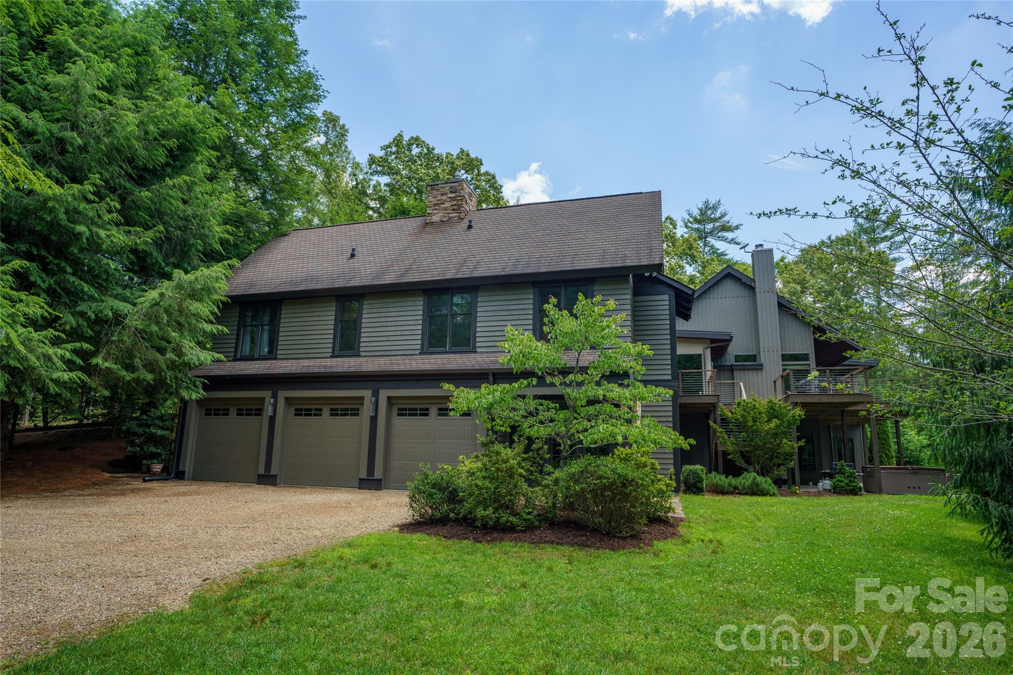257 Bear Landing Drive — Hendersonville