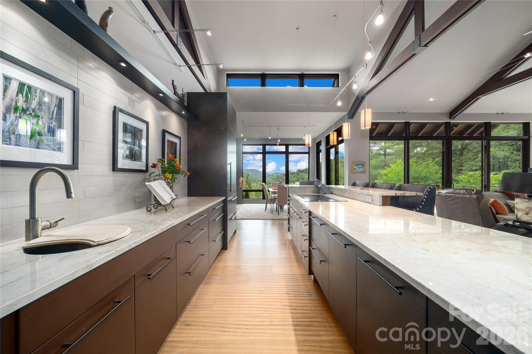 257 Bear Landing Drive — Hendersonville