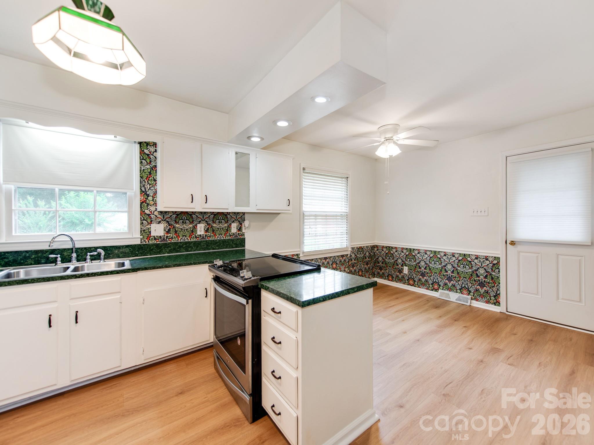 7200 Fox Hunt Road — Charlotte