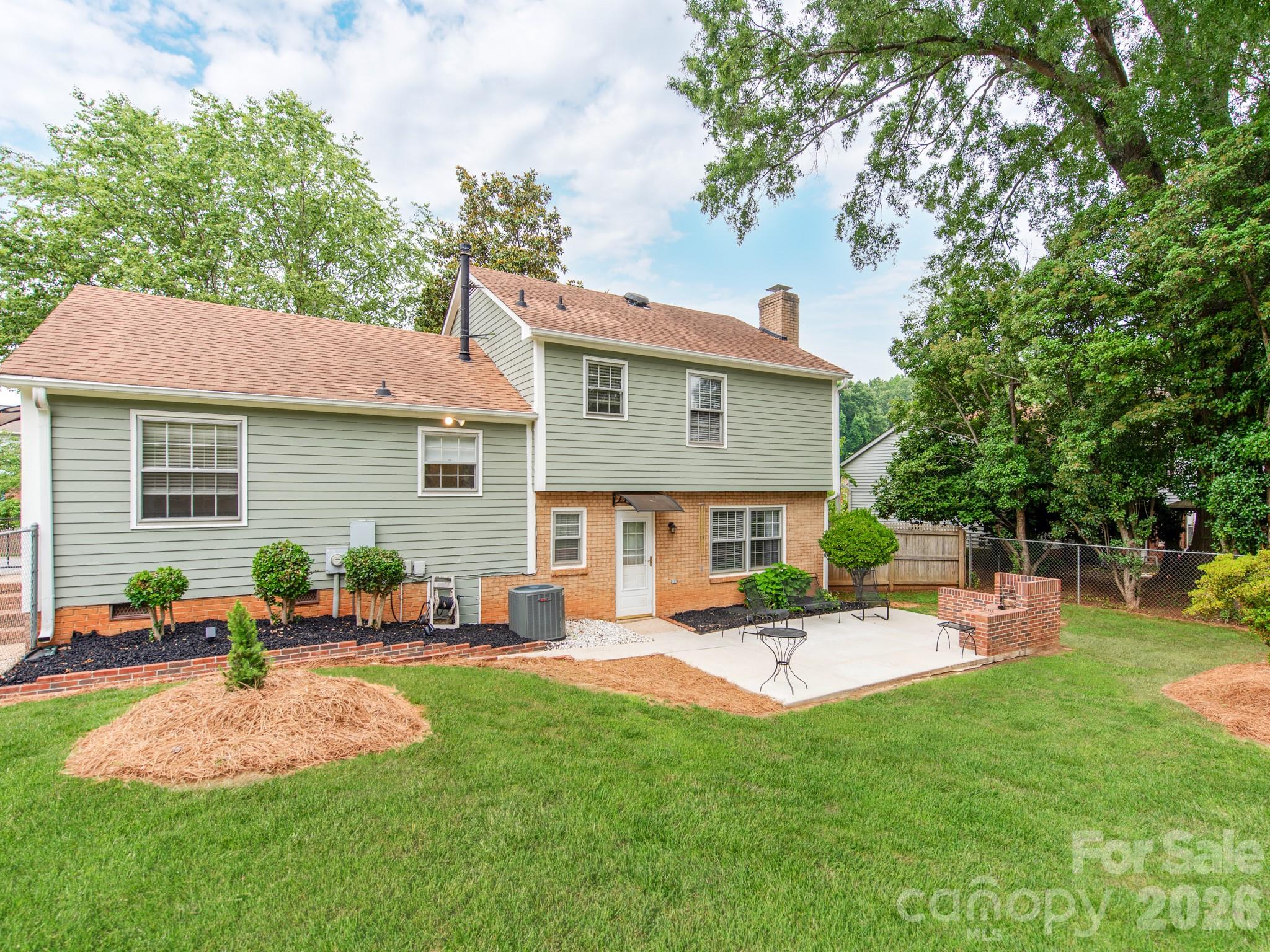 7200 Fox Hunt Road — Charlotte