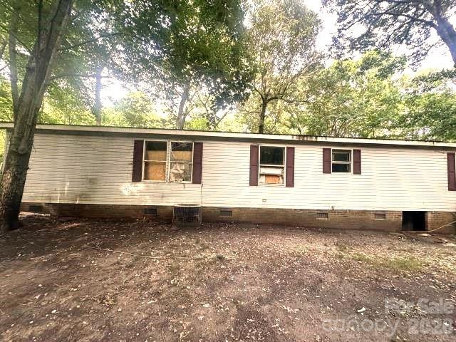 1018 Love Valley Road — Clover