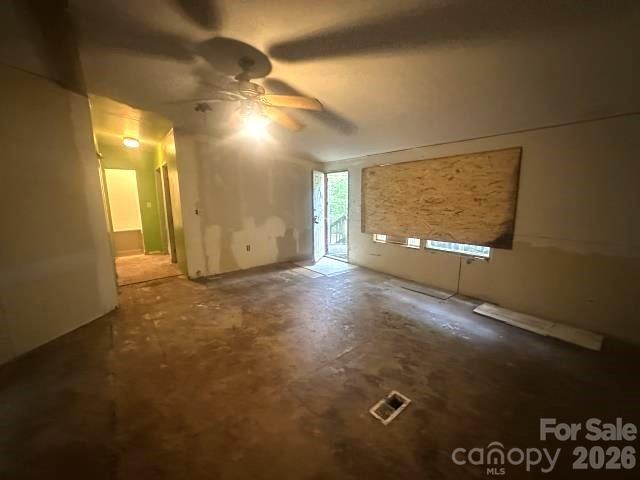 1018 Love Valley Road — Clover