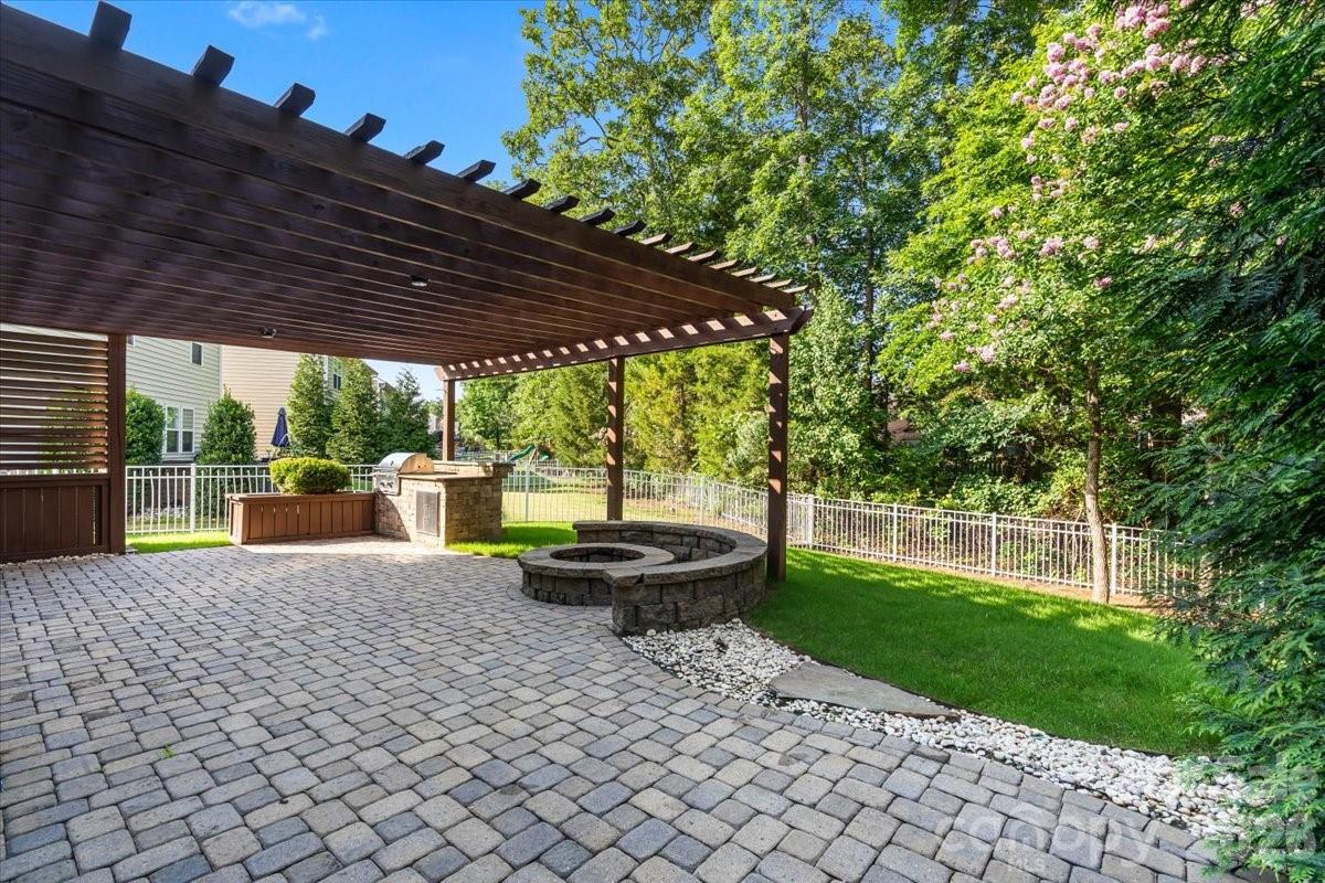 2701 Southern Trace Drive — Waxhaw