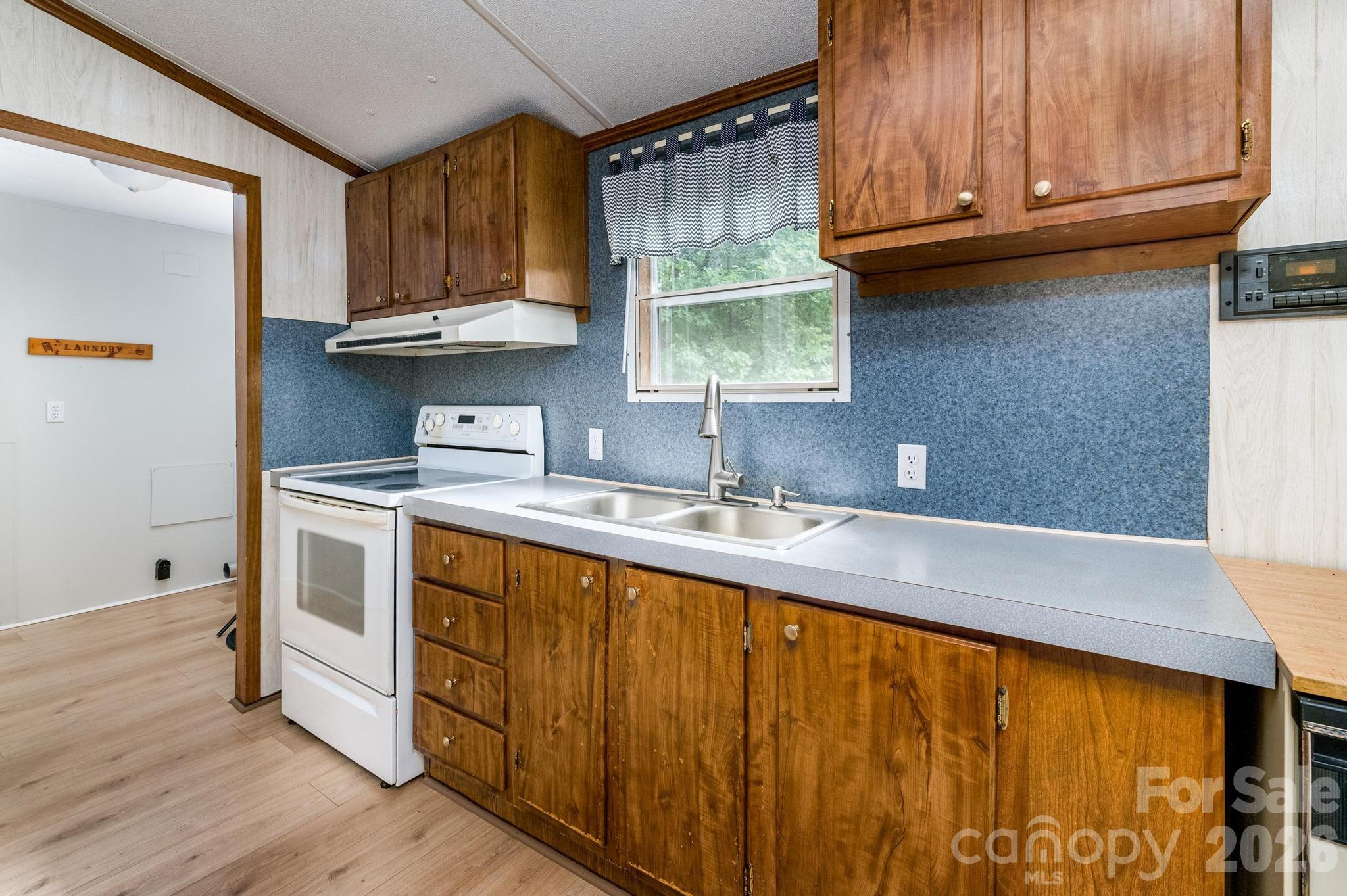 4449 Hickory Highway — Statesville