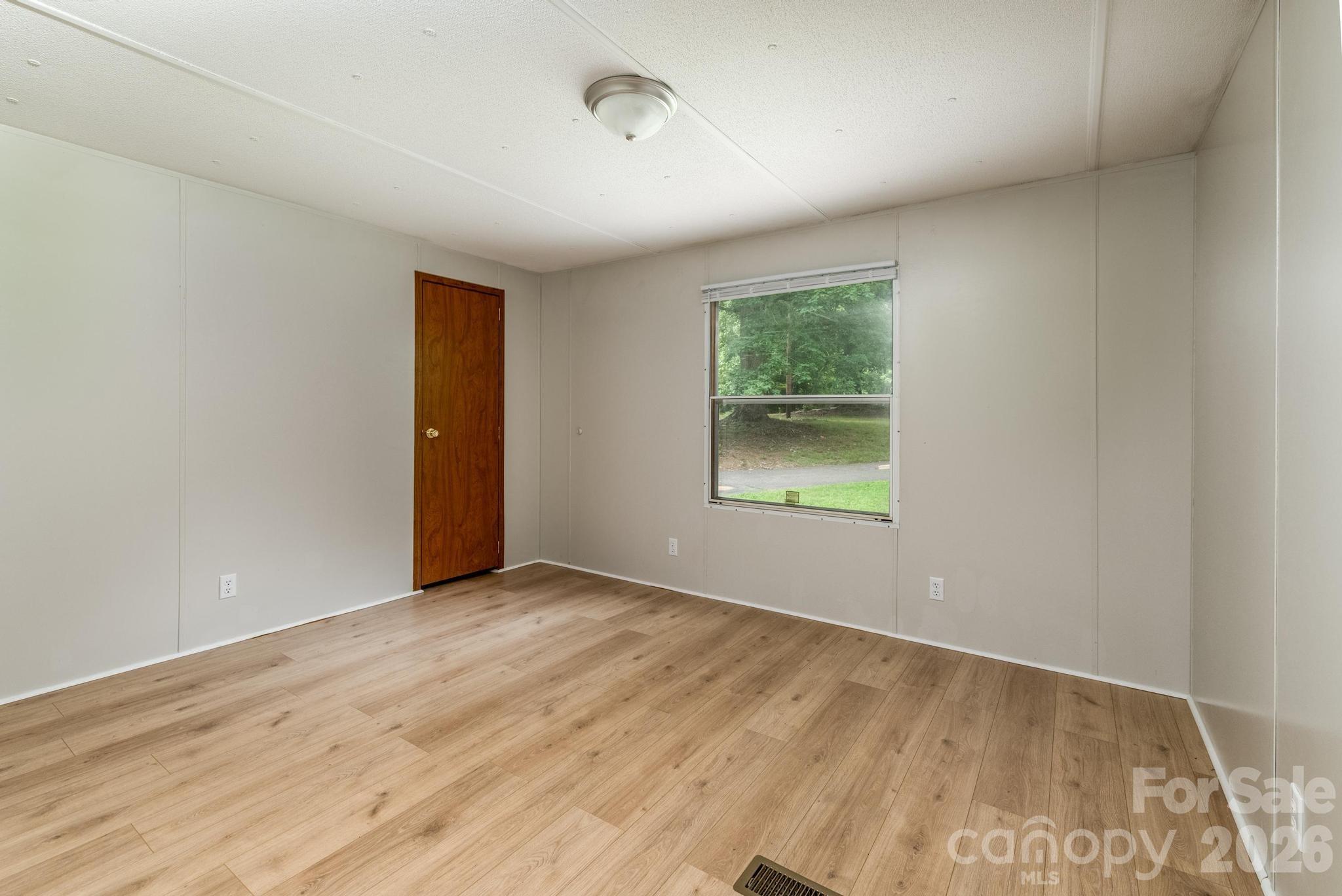 4449 Hickory Highway — Statesville