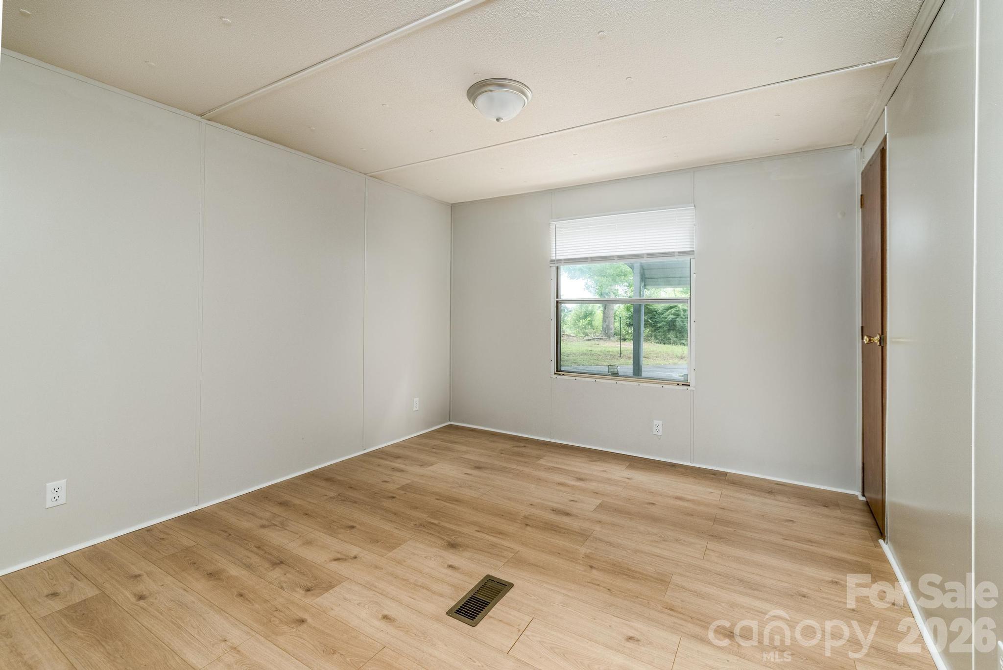 4449 Hickory Highway — Statesville
