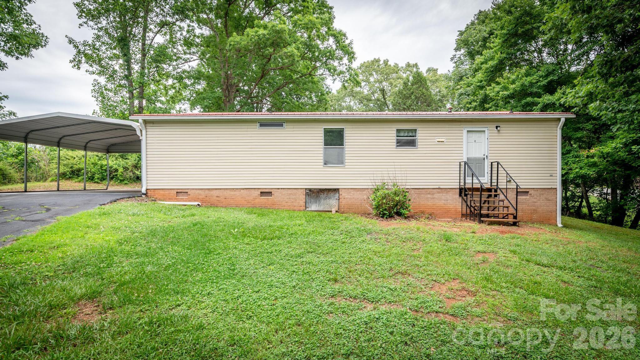 4449 Hickory Highway — Statesville