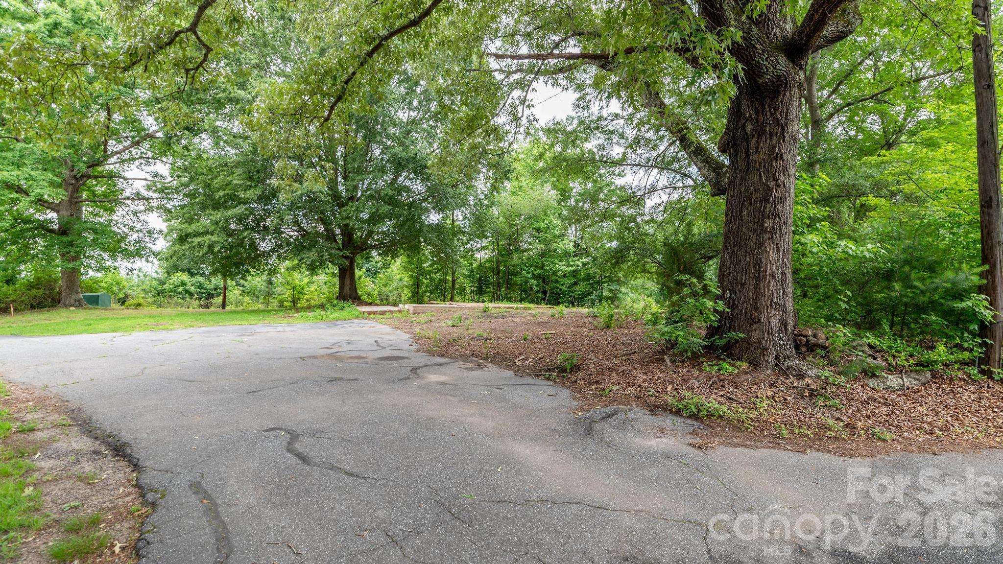4449 Hickory Highway — Statesville