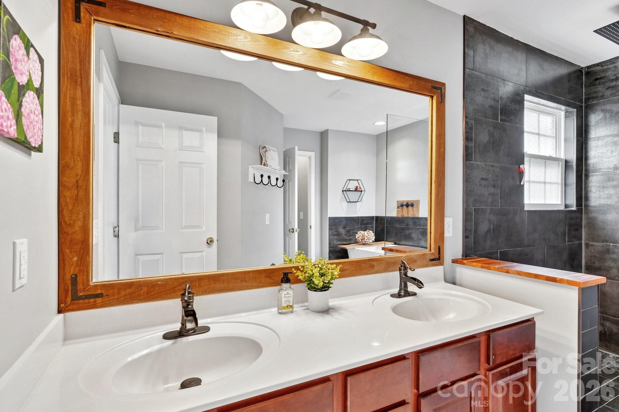 1038 Pepperwood Place — Lake Wylie